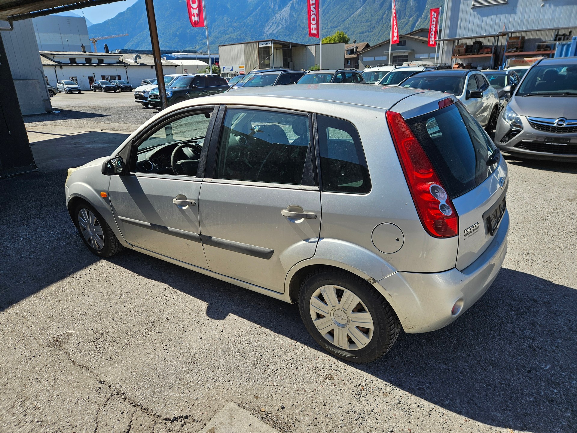 FORD Fiesta 1.4 16V Trend-image-2