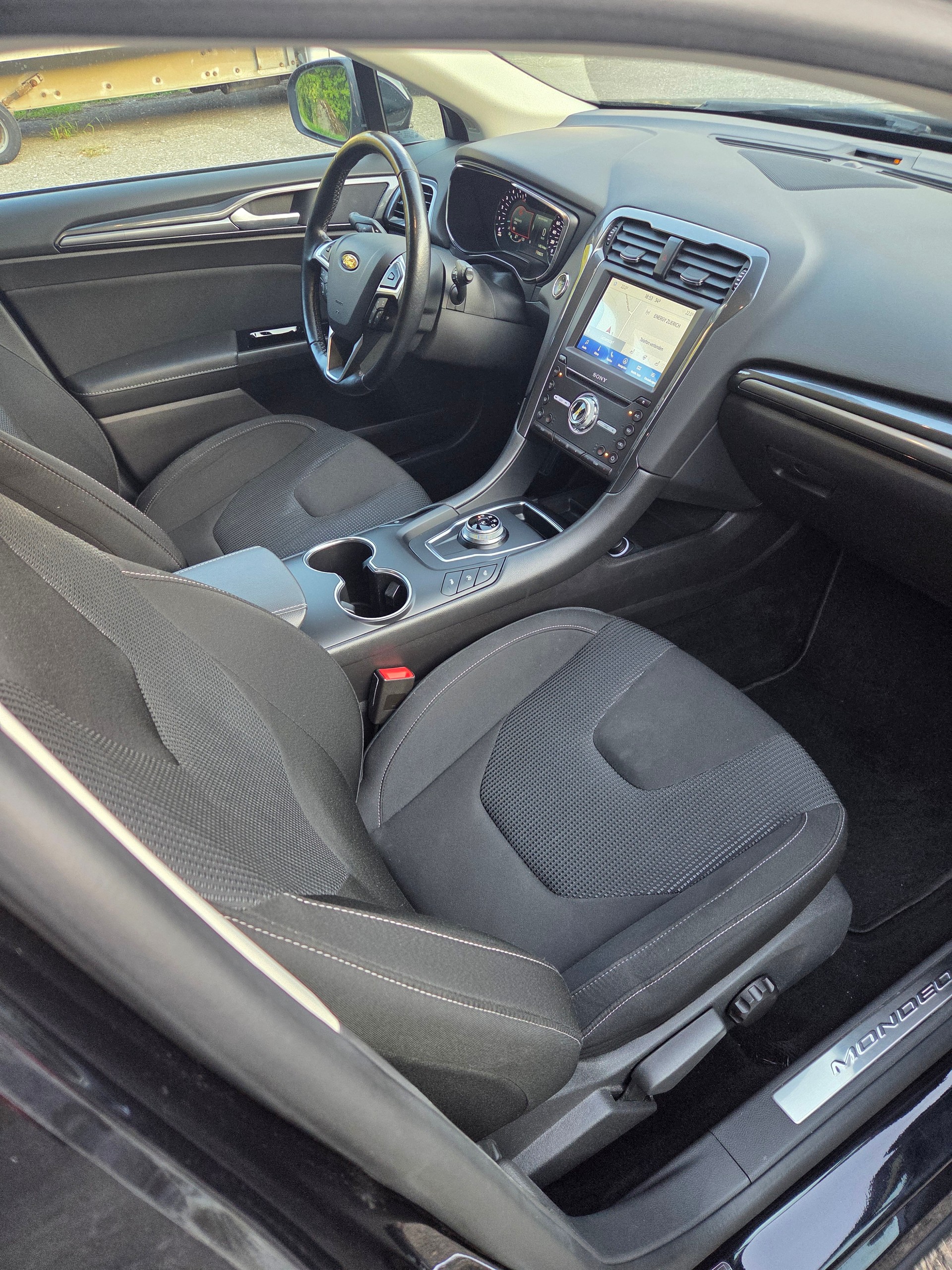 FORD Mondeo 2.0TDCi AWD Vignale Automatik-image-9