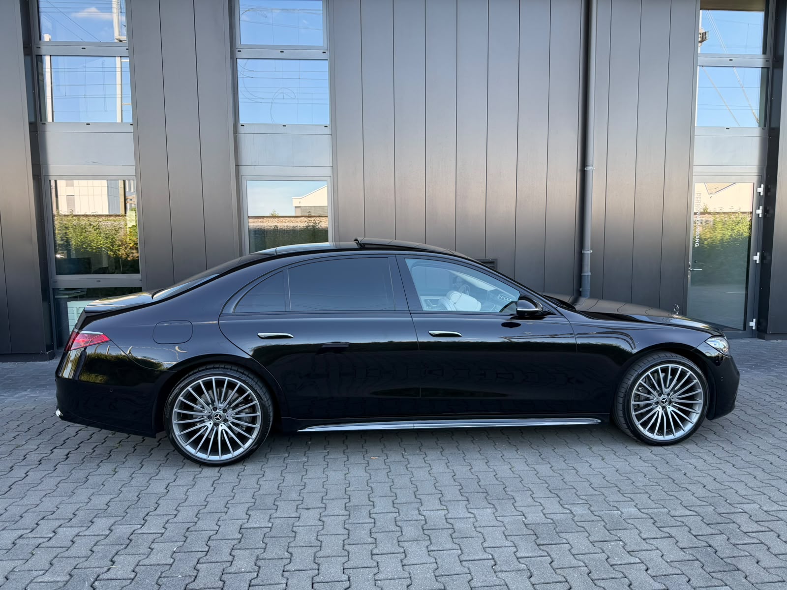 MERCEDES-BENZ S 500 V6 AMG Line 4matic lang-image-1