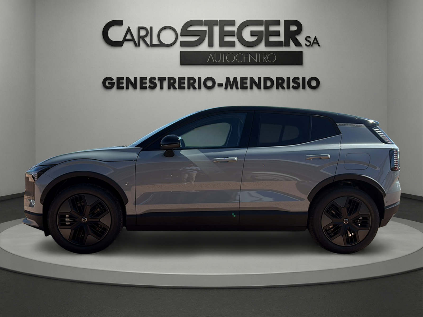 VOLVO EX30 Cross Country P8 69 kWh AWD Ultra-image-3