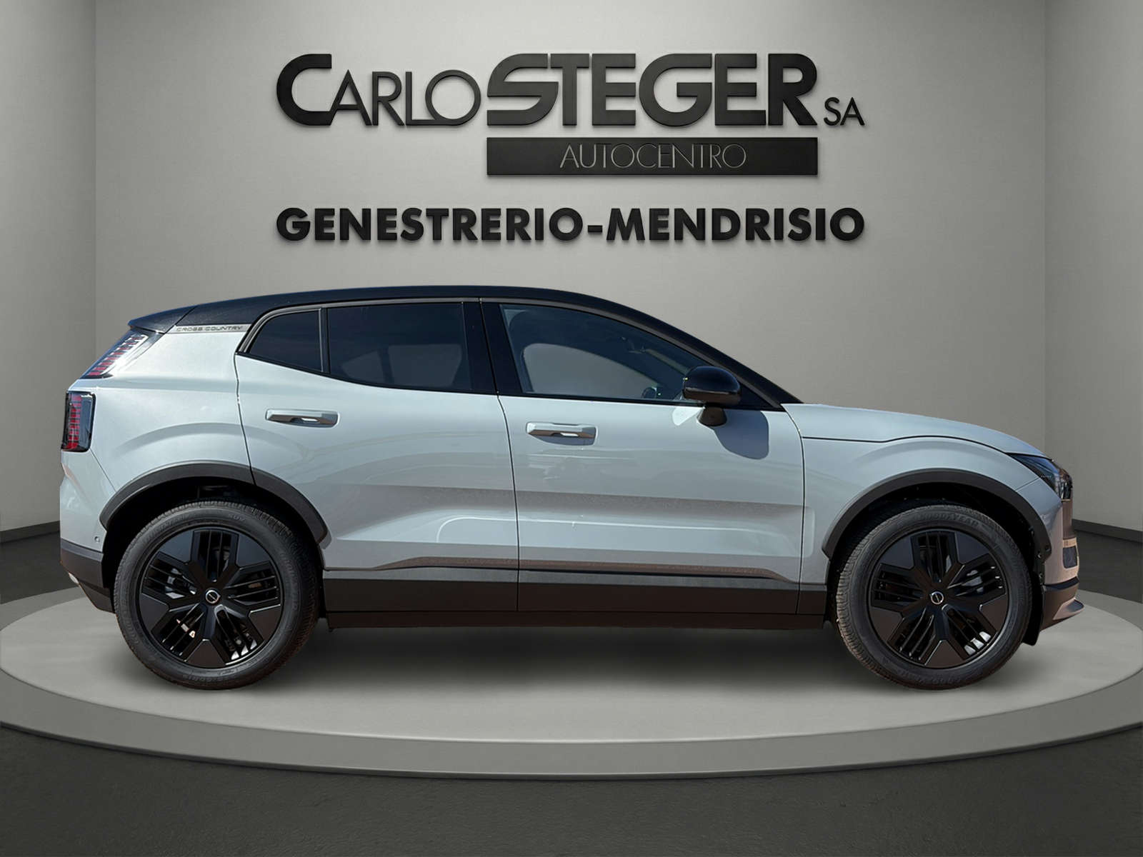 VOLVO EX30 Cross Country P8 69 kWh AWD Ultra-image-14