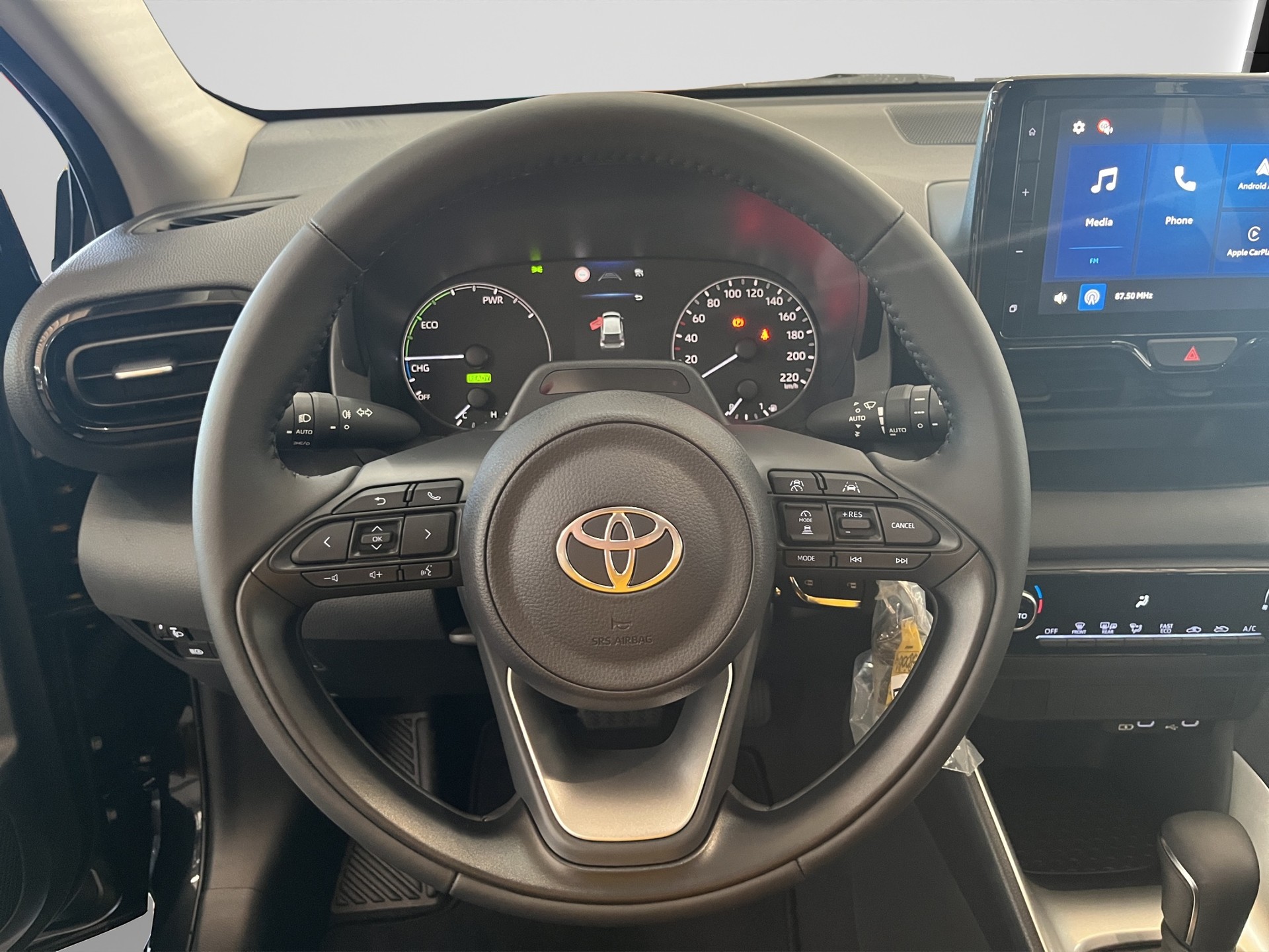 TOYOTA YARIS 1.5 VVT-i HSD Comfo-image-8