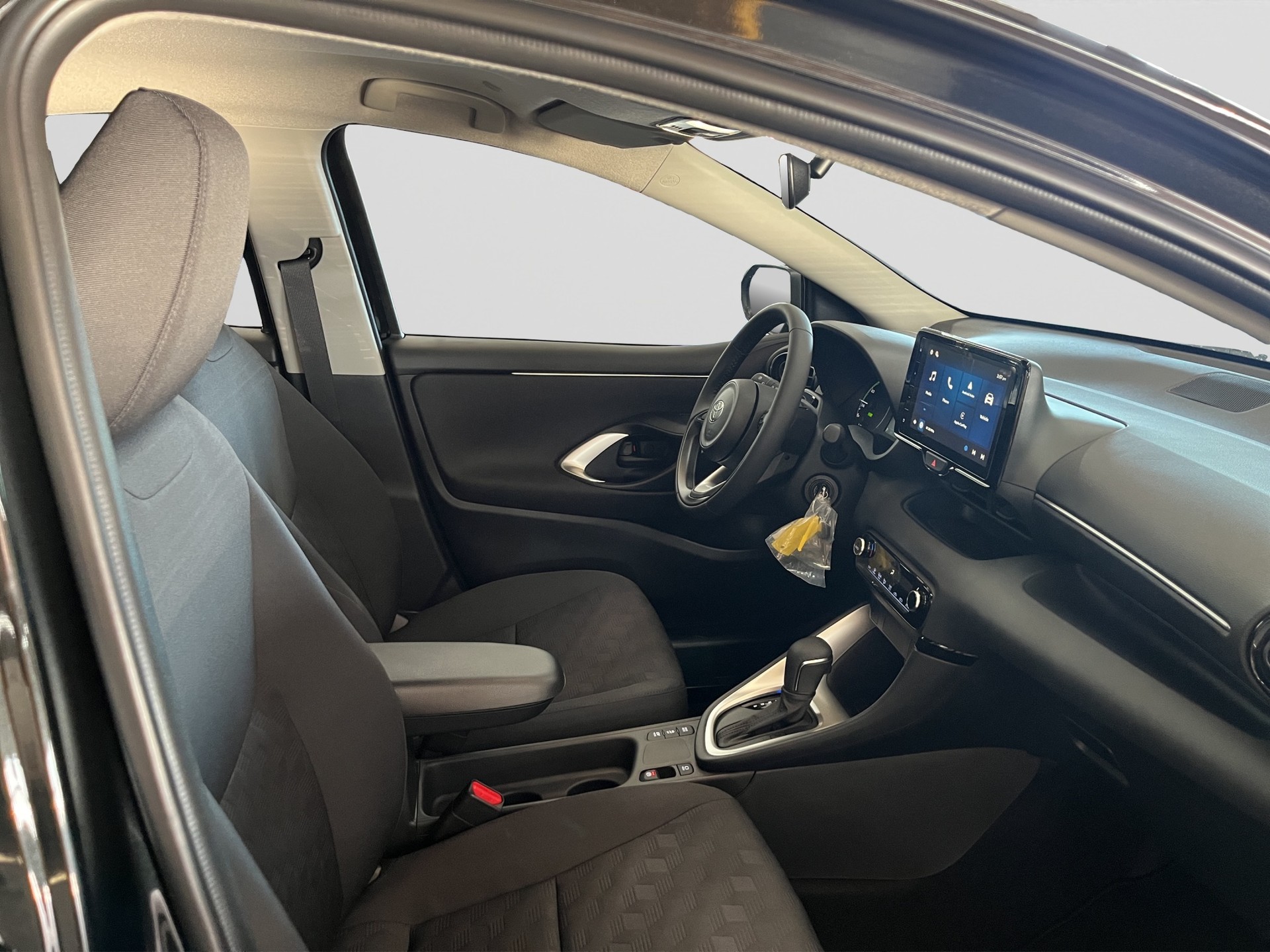 TOYOTA YARIS 1.5 VVT-i HSD Comfo-image-11