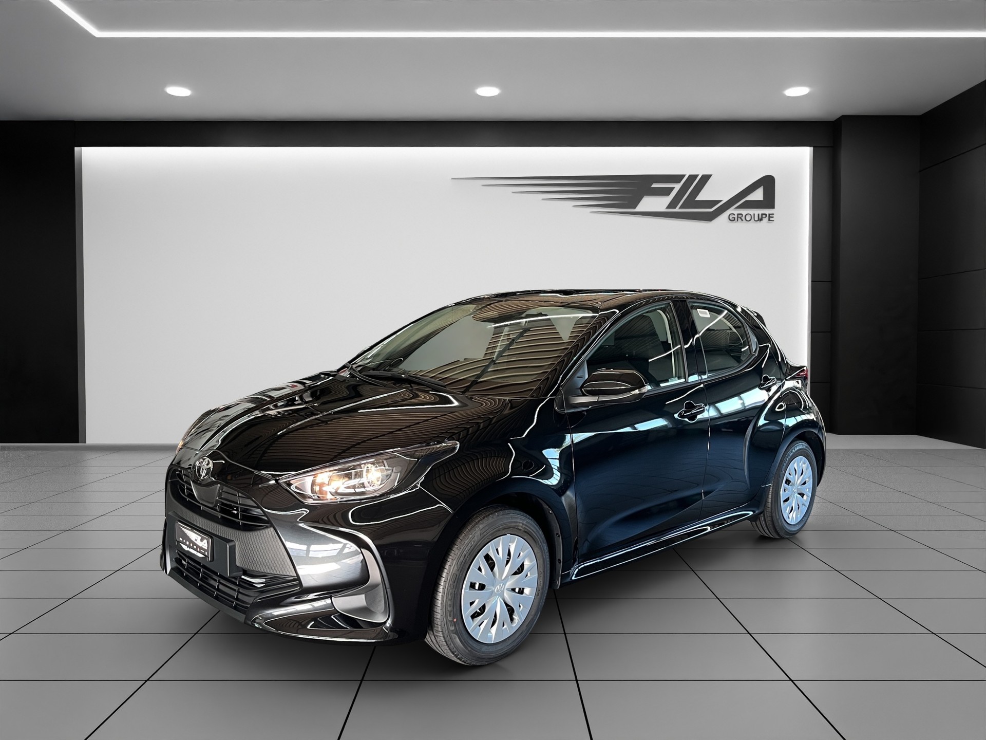 TOYOTA YARIS 1.5 VVT-i HSD Comfo-image-1