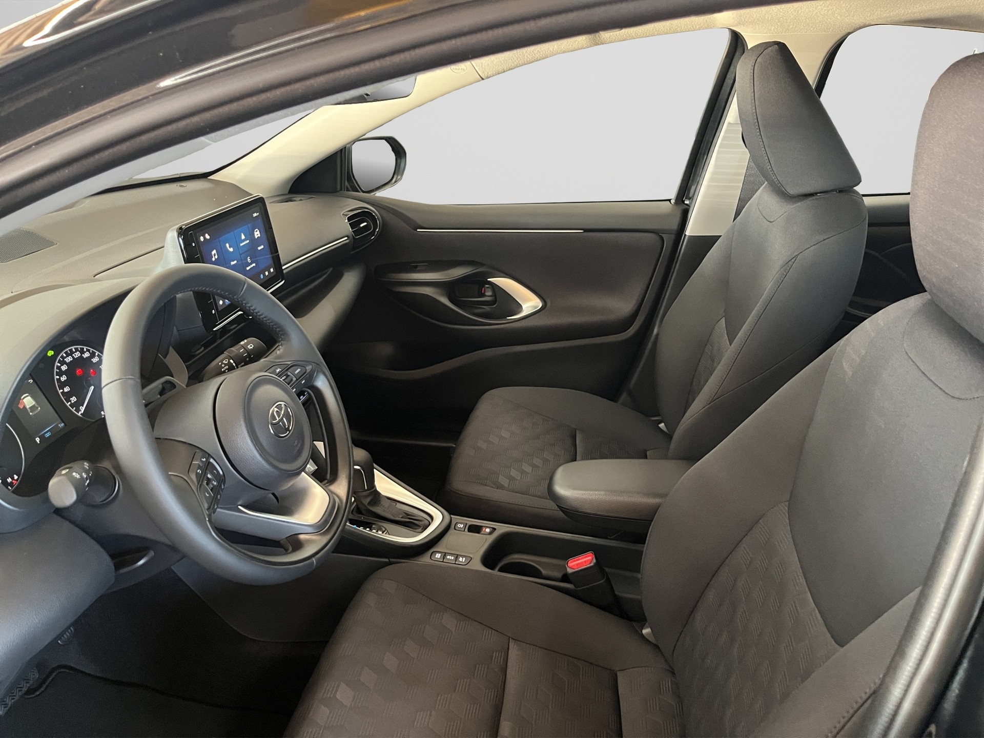 TOYOTA YARIS 1.5 VVT-i HSD Comfo-image-7