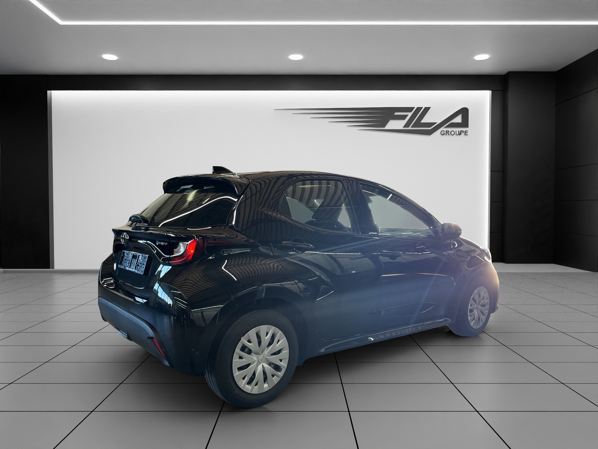 TOYOTA YARIS 1.5 VVT-i HSD Comfo-image-5