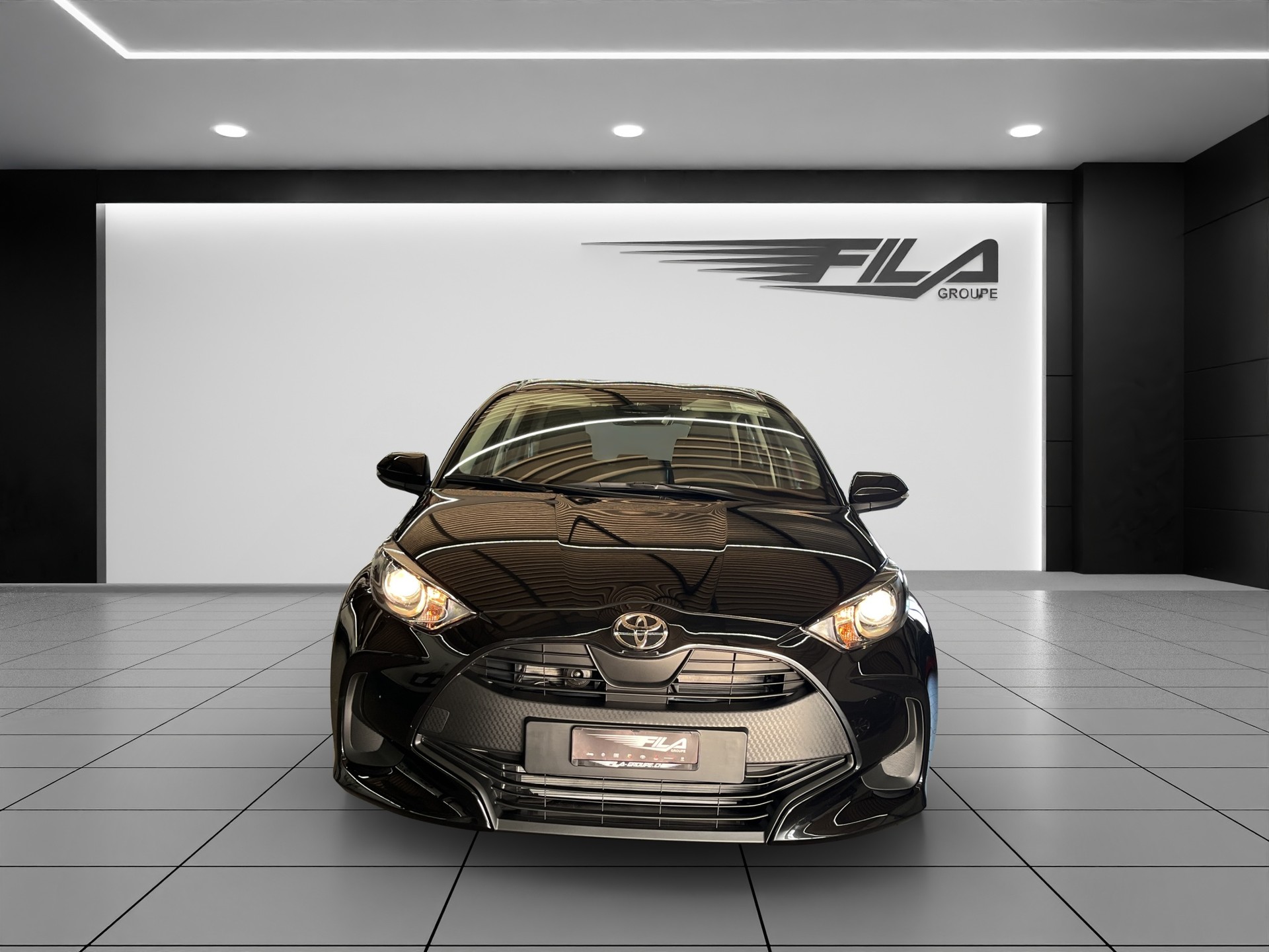 TOYOTA YARIS 1.5 VVT-i HSD Comfo-image-2