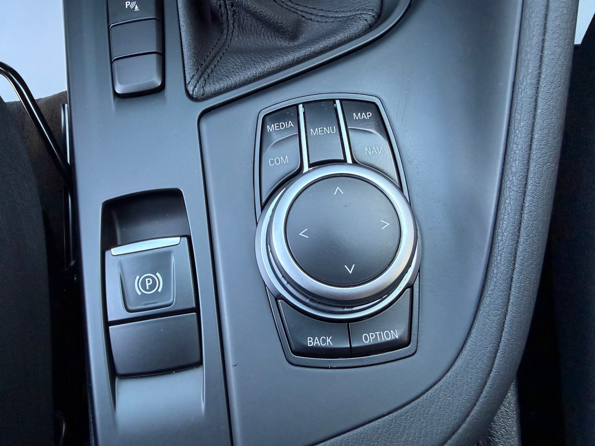 BMW X1 sDrive 18d Steptronic-image-14