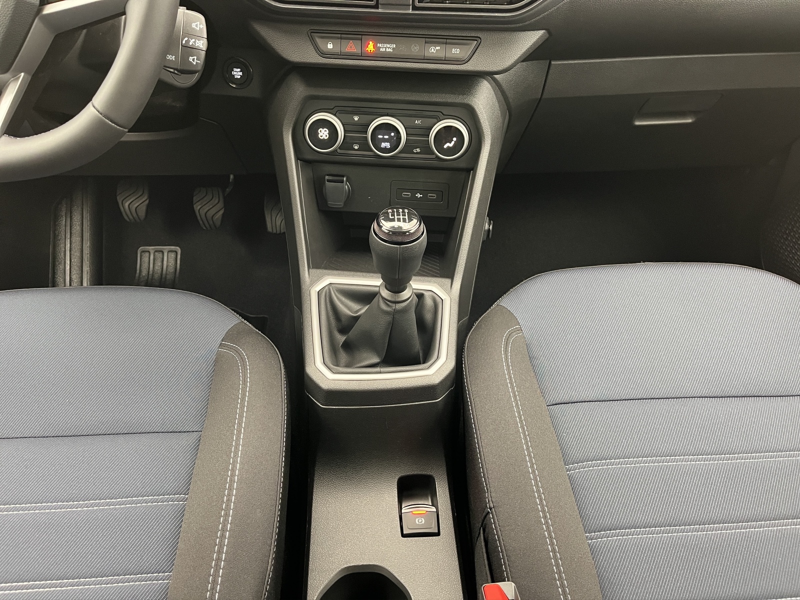 DACIA Sandero 1.0 TCe 100 Journey-image-13