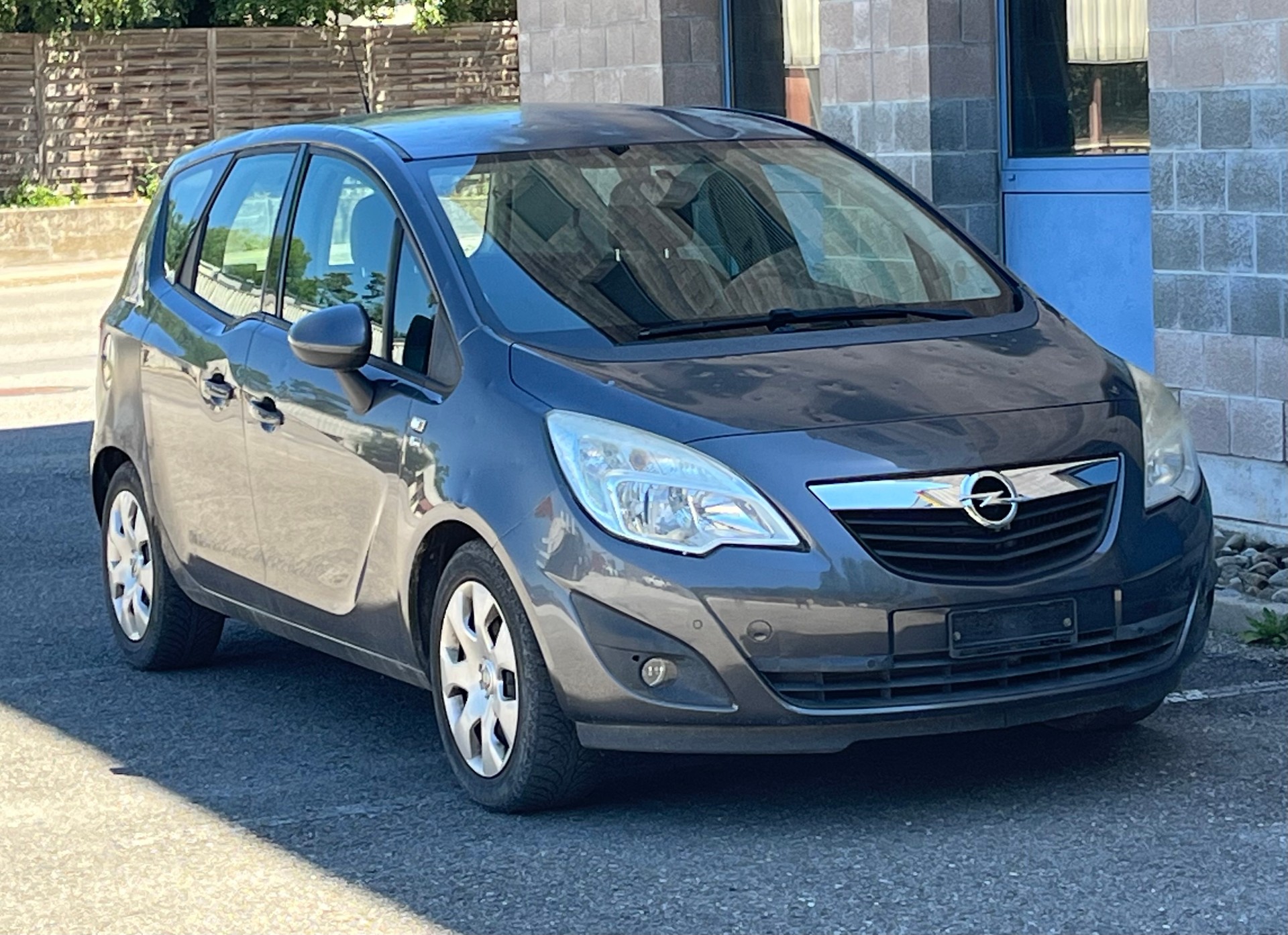 OPEL Meriva 1.4 Turbo Color Edition-image-0