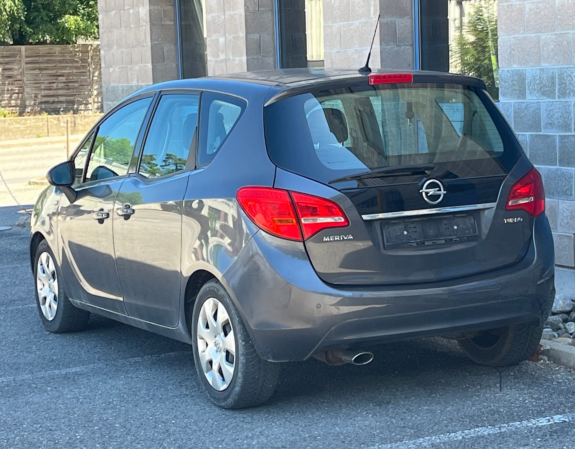 OPEL Meriva 1.4 Turbo Color Edition-image-1