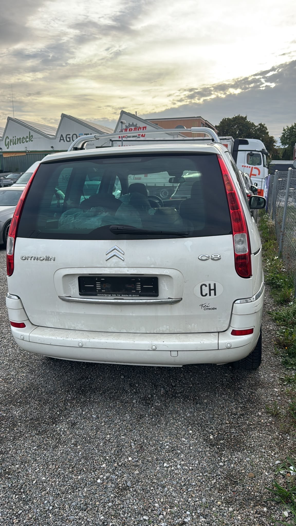 CITROEN C8 2.0 16V HDi Chic (SX)-image-2