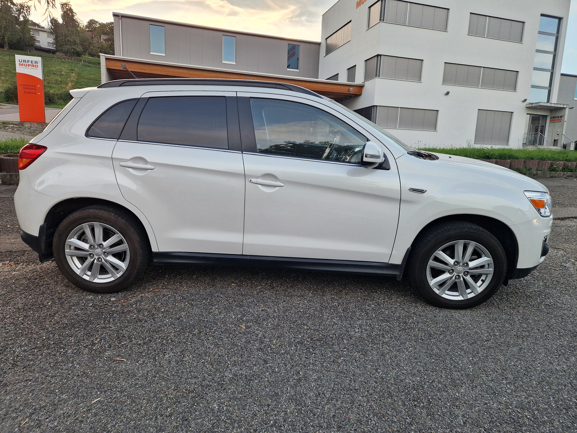 MITSUBISHI ASX 2.2 DID Navigator 4WD Automatic-image-3