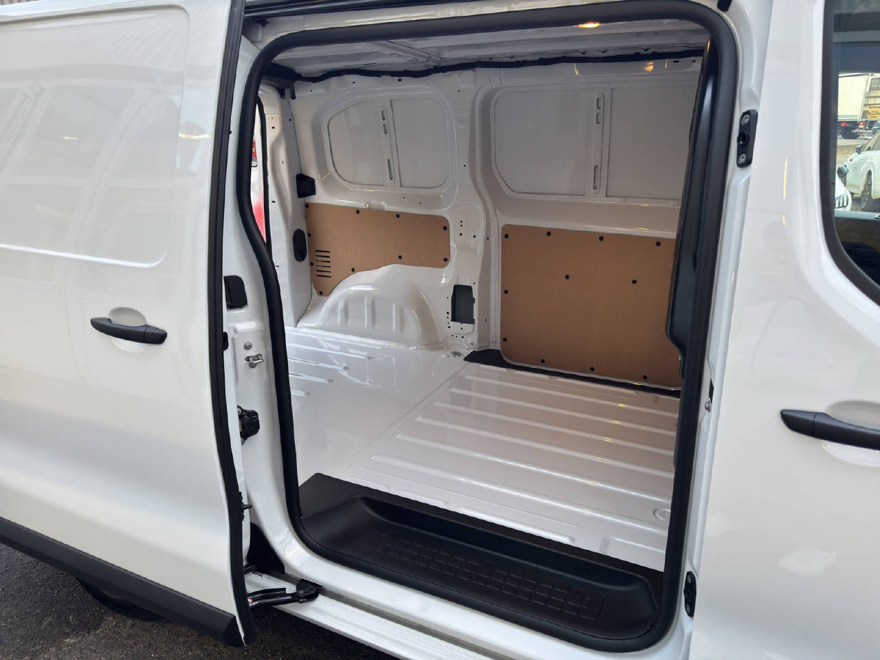 PEUGEOT Expert Kaw. Standard 1.5 BlueHDi 120 S/S-image-12