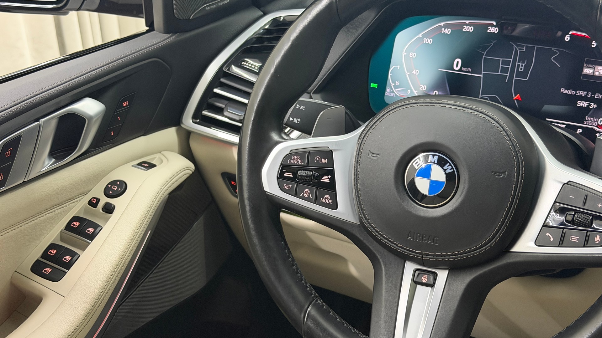 BMW X5 xDrive 48V 40d M Sport Steptronic-image-15