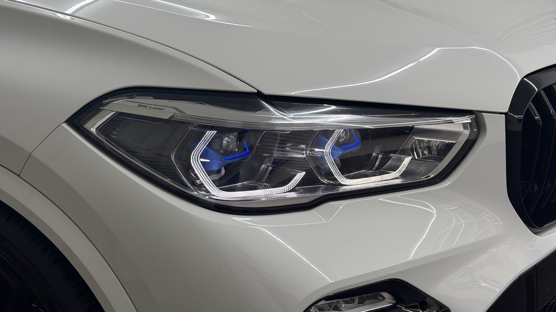 BMW X5 xDrive 48V 40d M Sport Steptronic-image-18