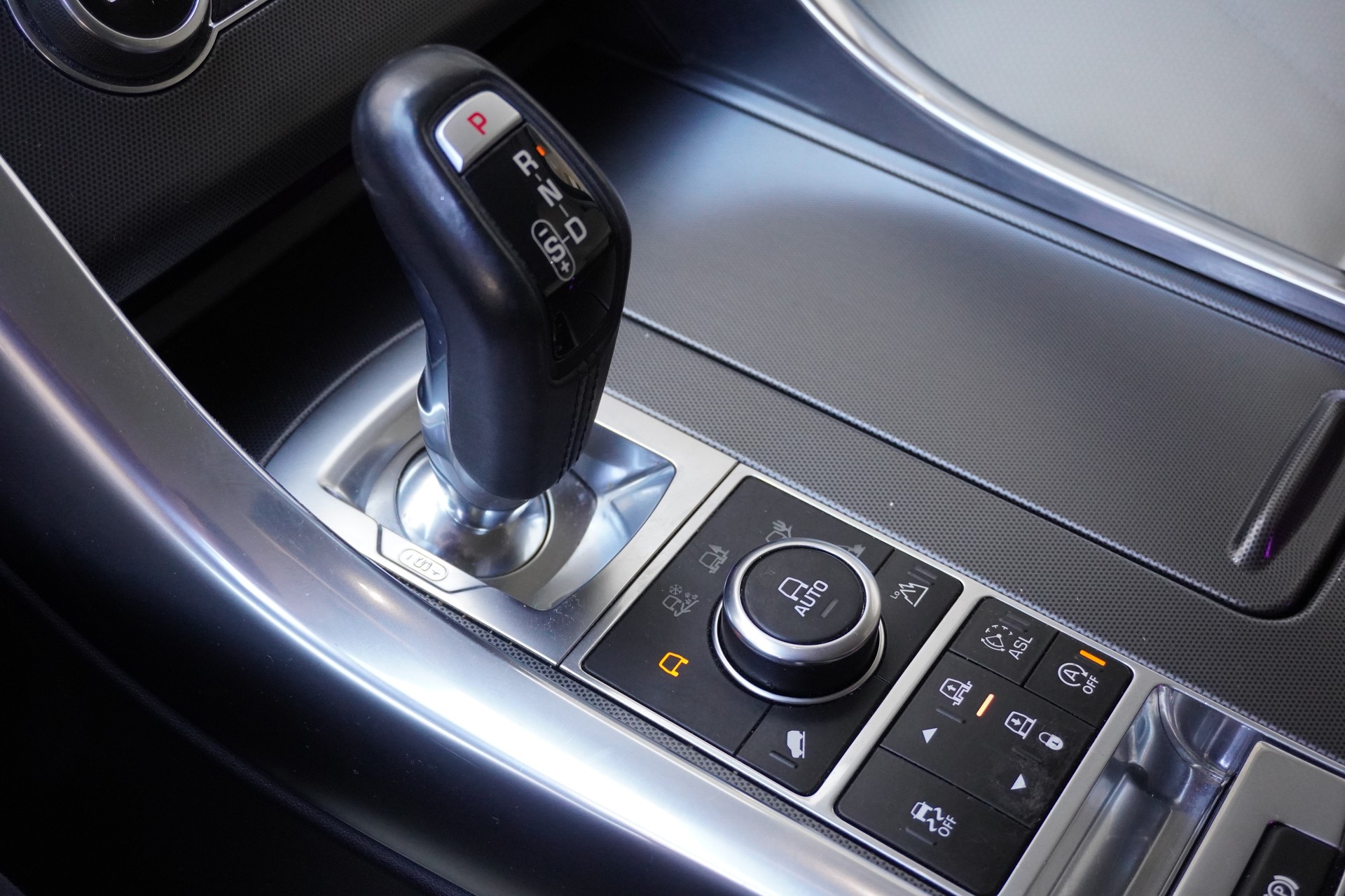 LAND ROVER Range Rover Sport 3.0 SDV6 HSE Automatic-image-12