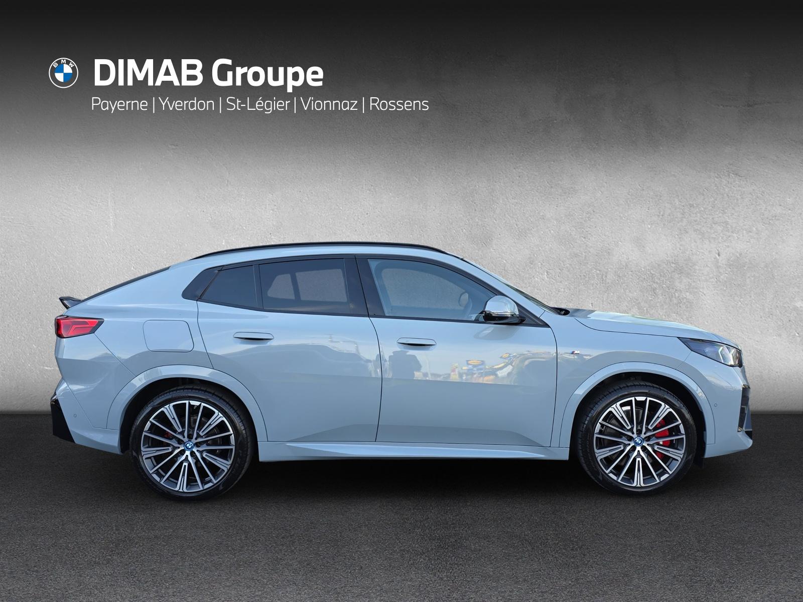 BMW iX2 30 M Sport Pro xDrive U10 (CH) AHK ** Roues hiver incluse **-image-6