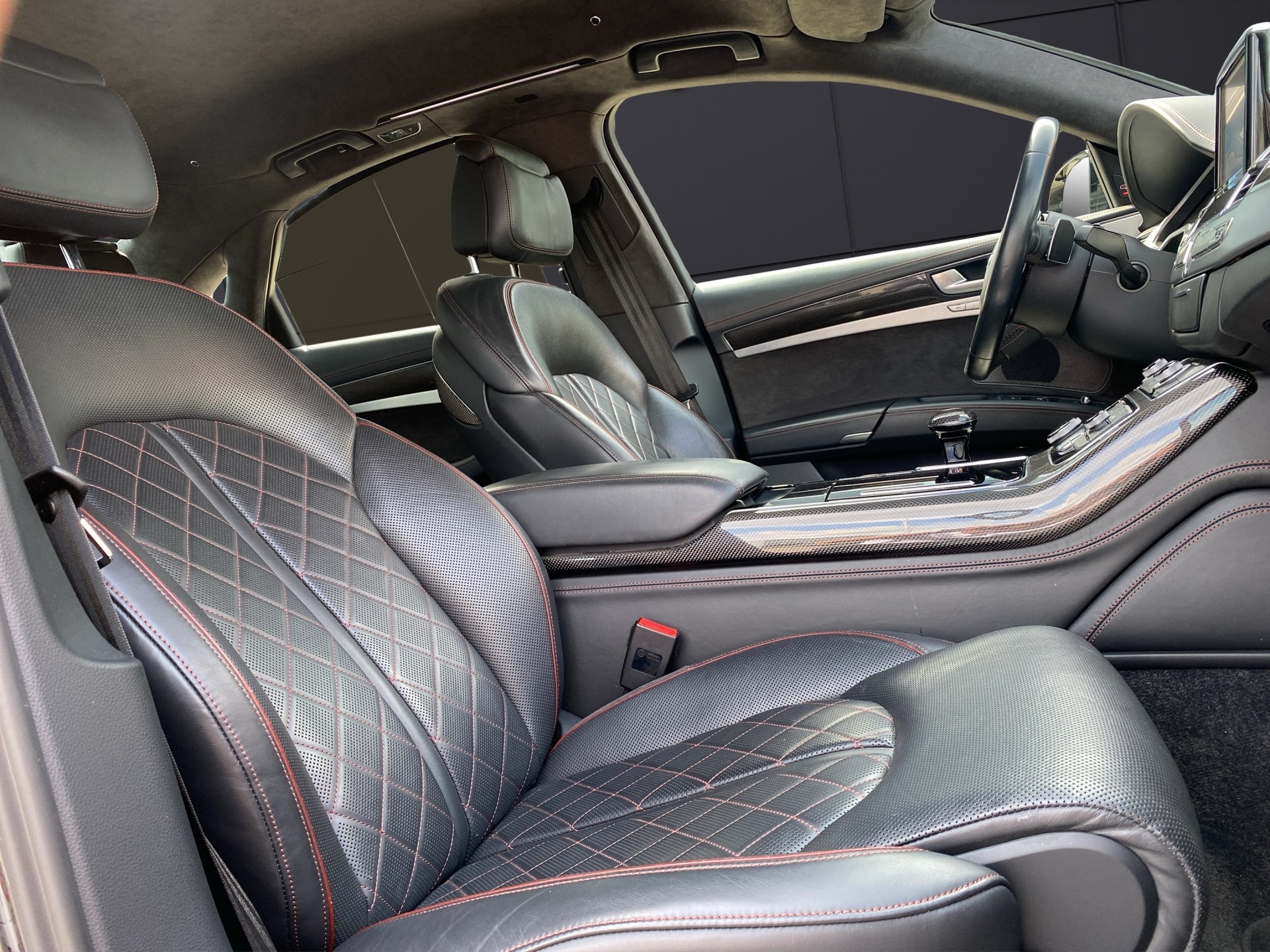 AUDI S8 4.0 TFSI V8 plus quattro tiptronic-image-13
