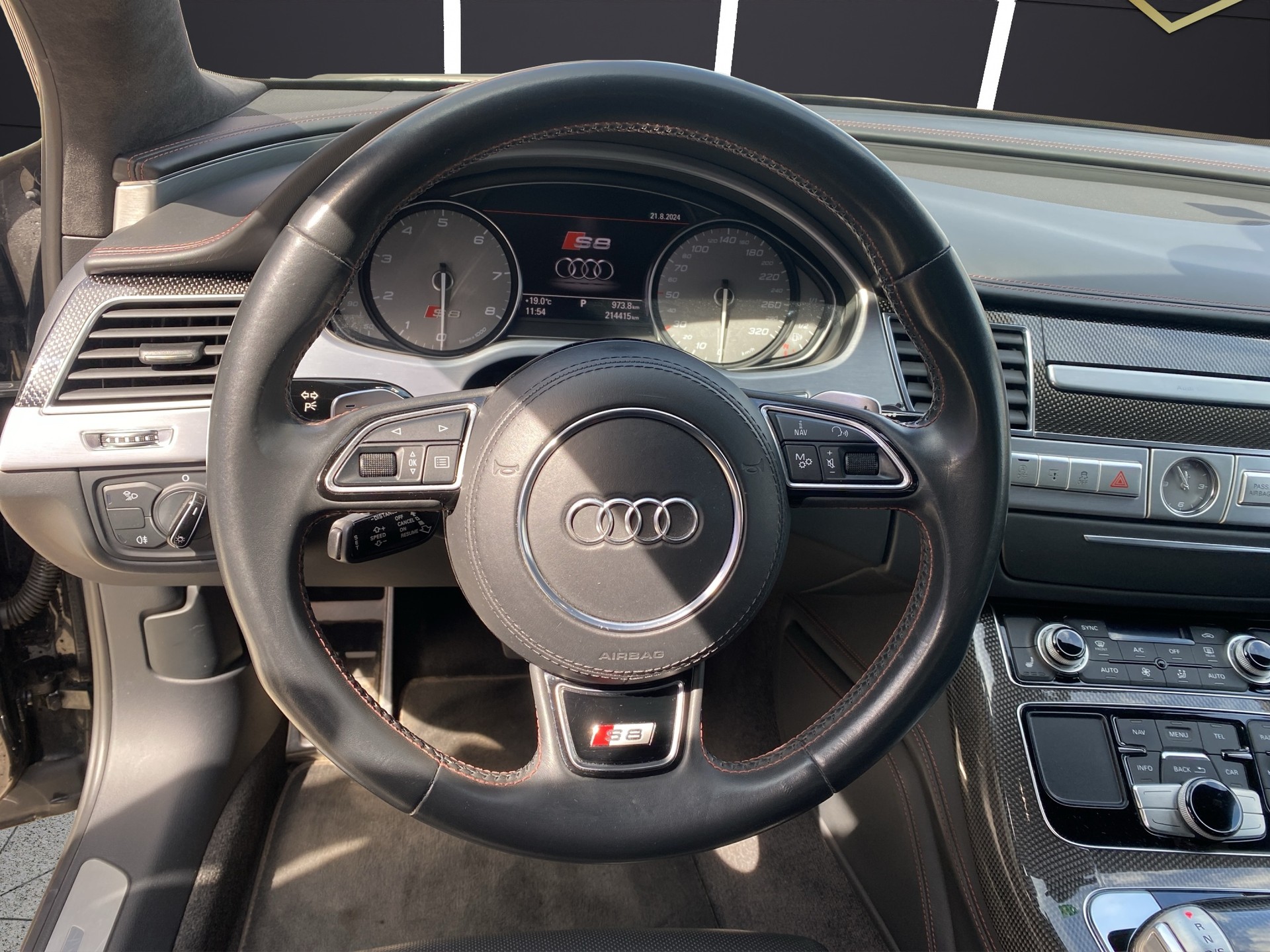 AUDI S8 4.0 TFSI V8 plus quattro tiptronic-image-10