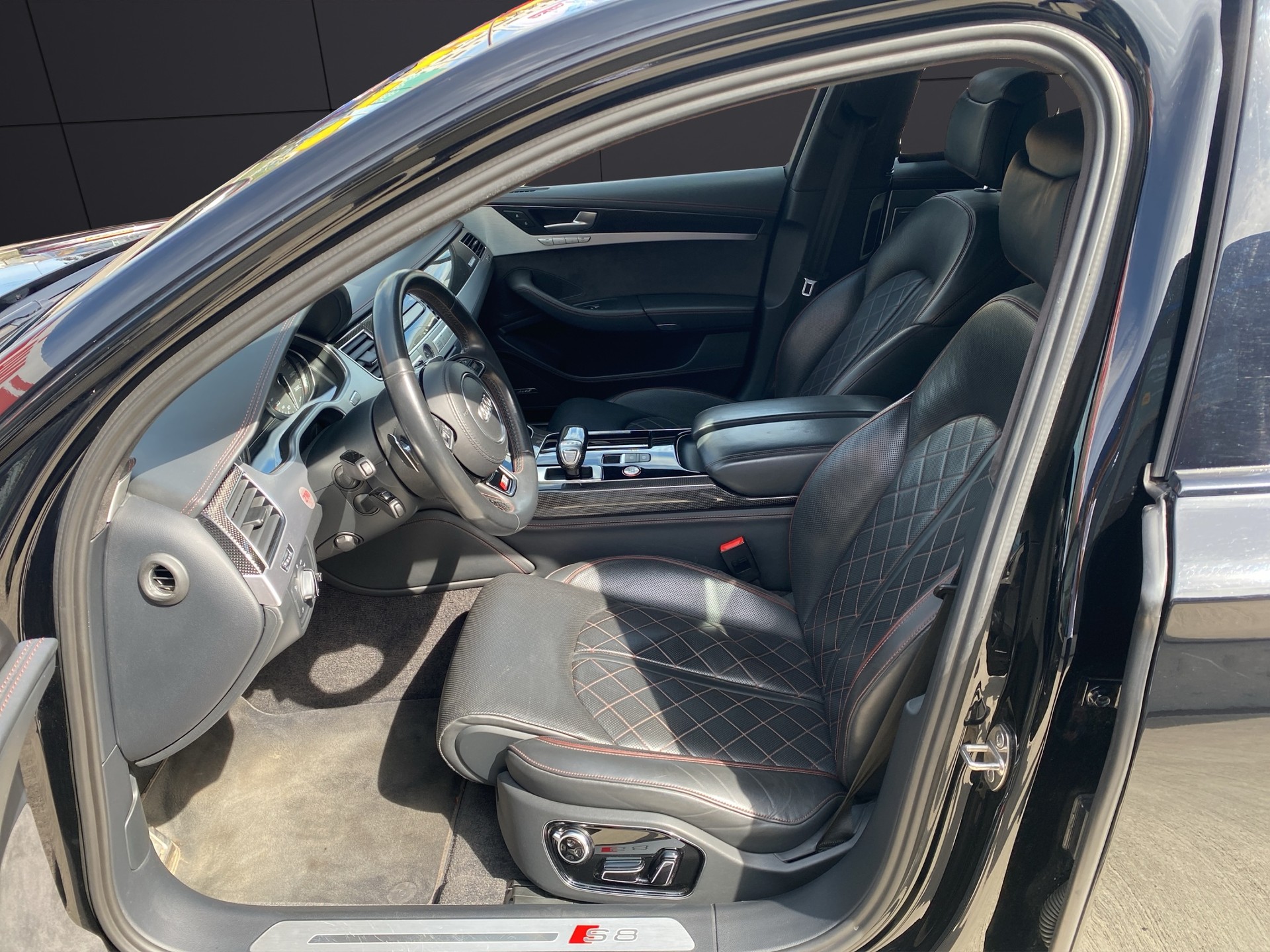 AUDI S8 4.0 TFSI V8 plus quattro tiptronic-image-8