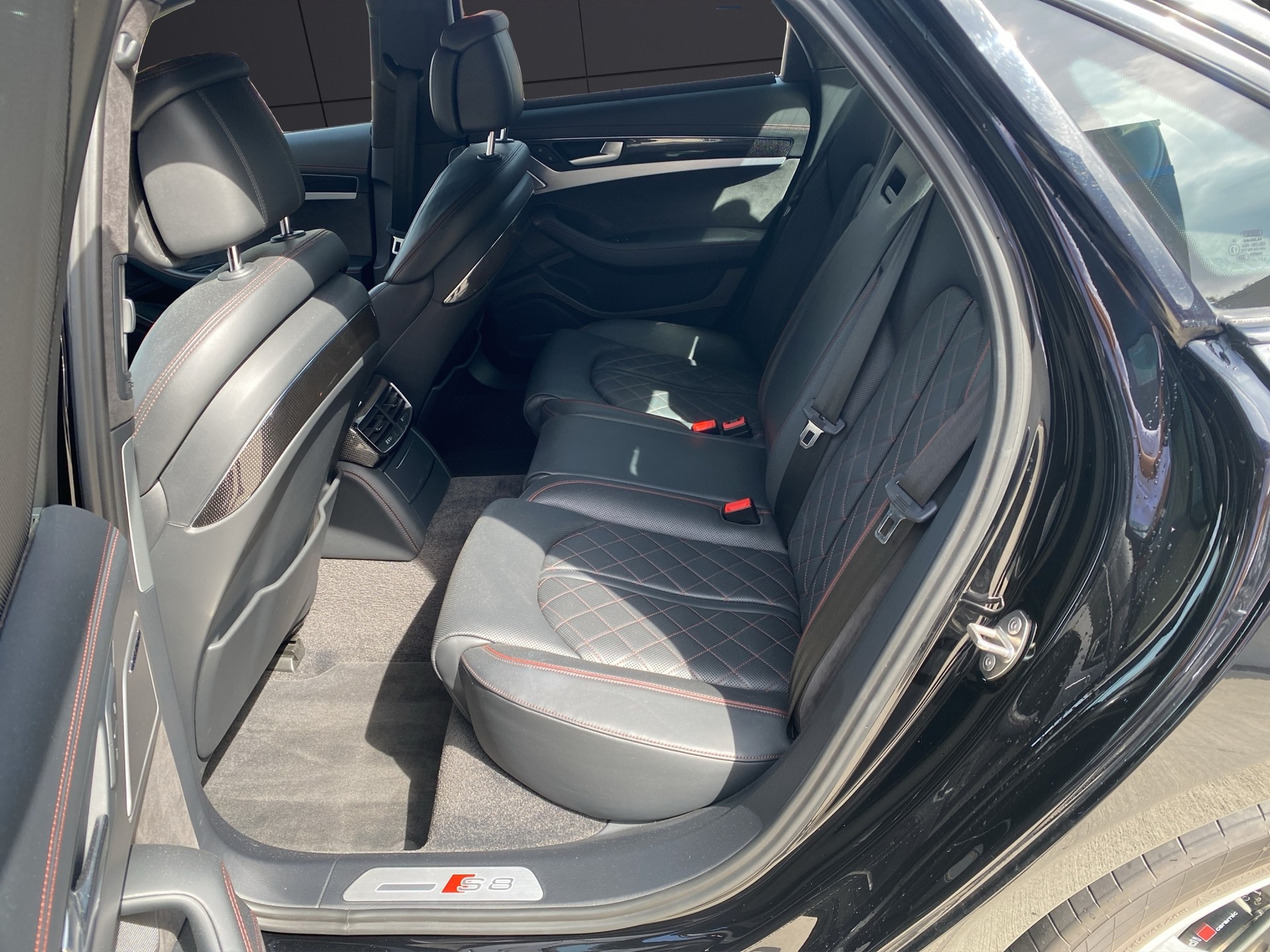 AUDI S8 4.0 TFSI V8 plus quattro tiptronic-image-14