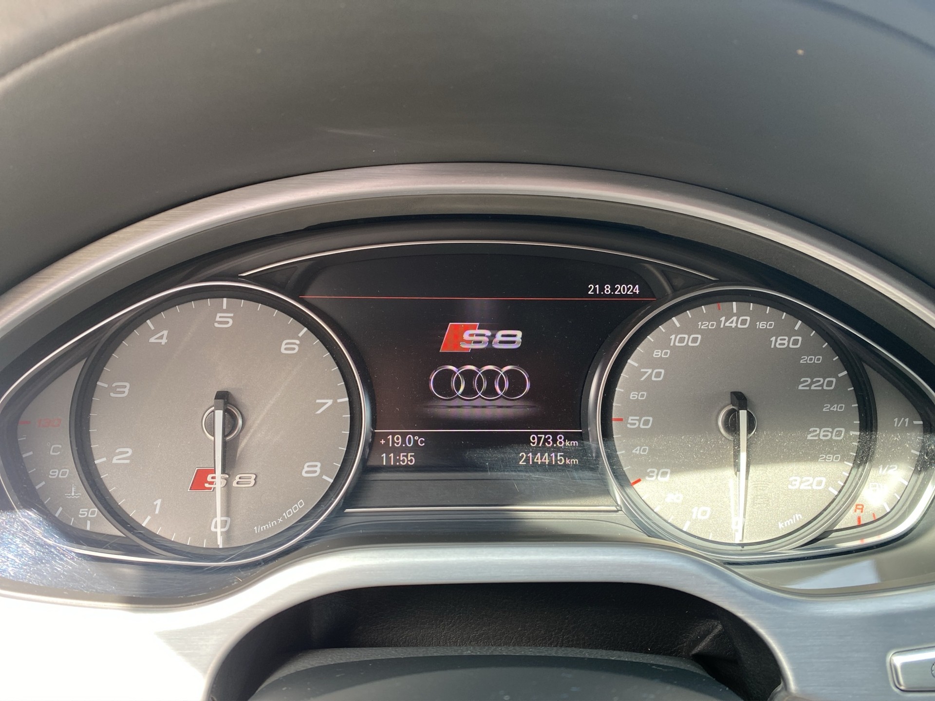 AUDI S8 4.0 TFSI V8 plus quattro tiptronic-image-11