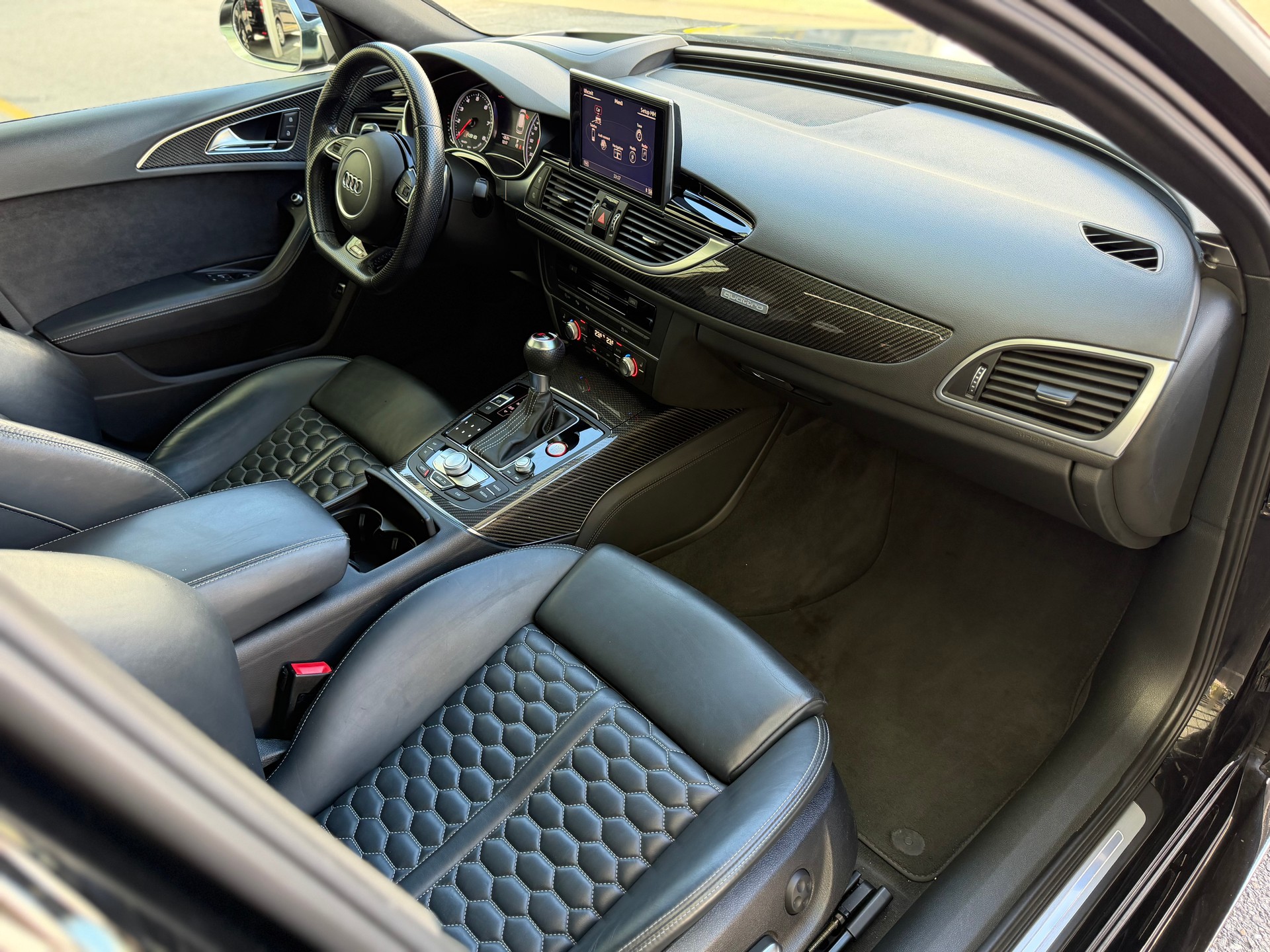 AUDI RS6 Avant 4.0 TFSI V8 quattro Tiptronic-image-11