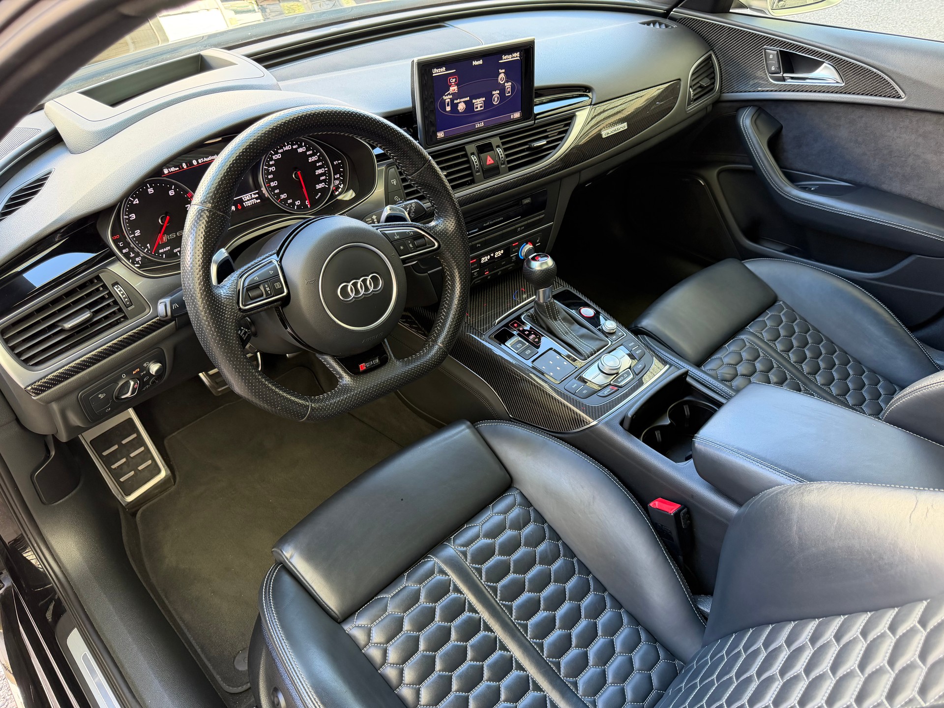 AUDI RS6 Avant 4.0 TFSI V8 quattro Tiptronic-image-9