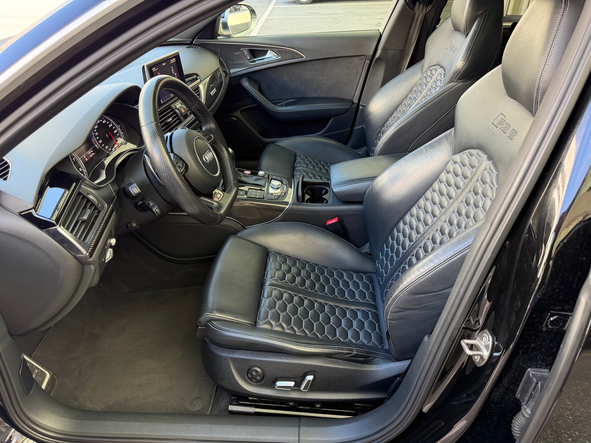 AUDI RS6 Avant 4.0 TFSI V8 quattro Tiptronic-image-8