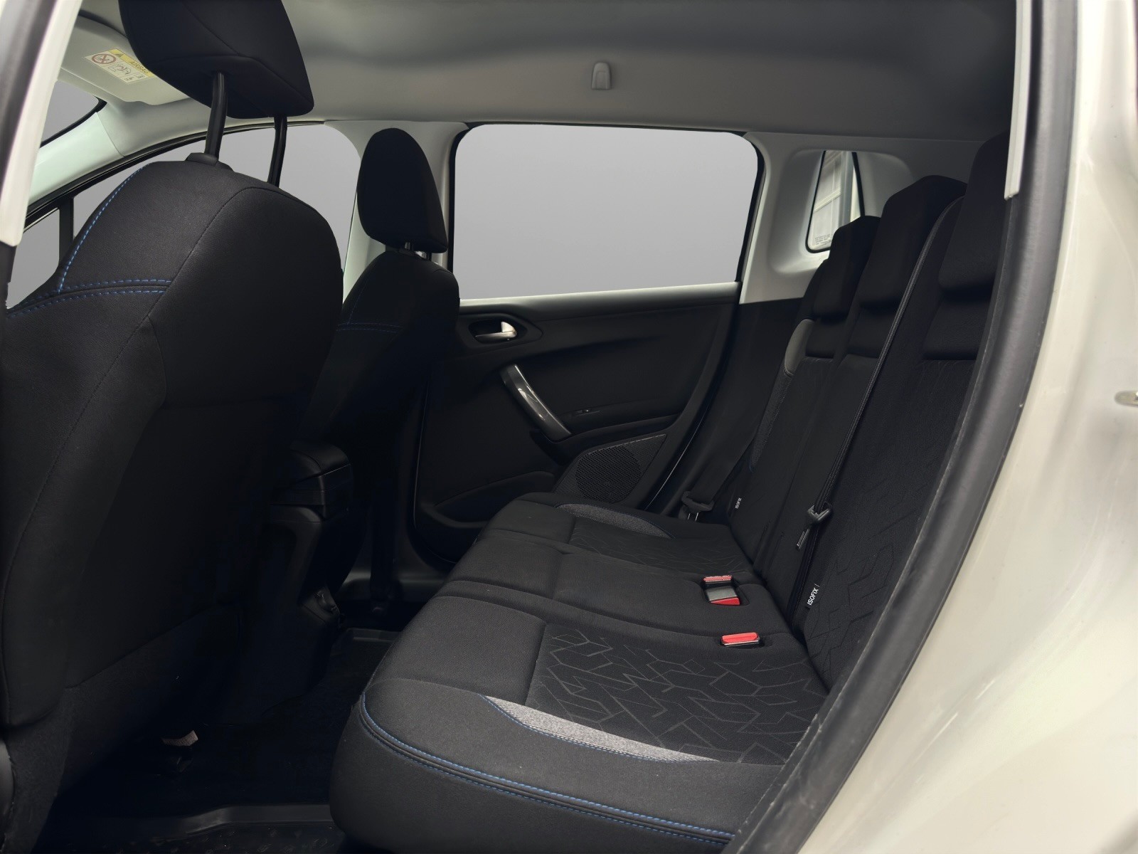 PEUGEOT 2008 1.2 PureTech Style EAT6 *Apple CarPlay*Sitzheizung uvm*-image-10