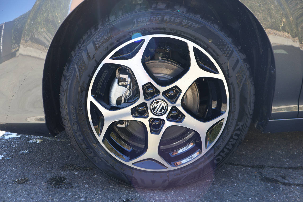 MG 3 1.5 Hybrid Luxury-image-9