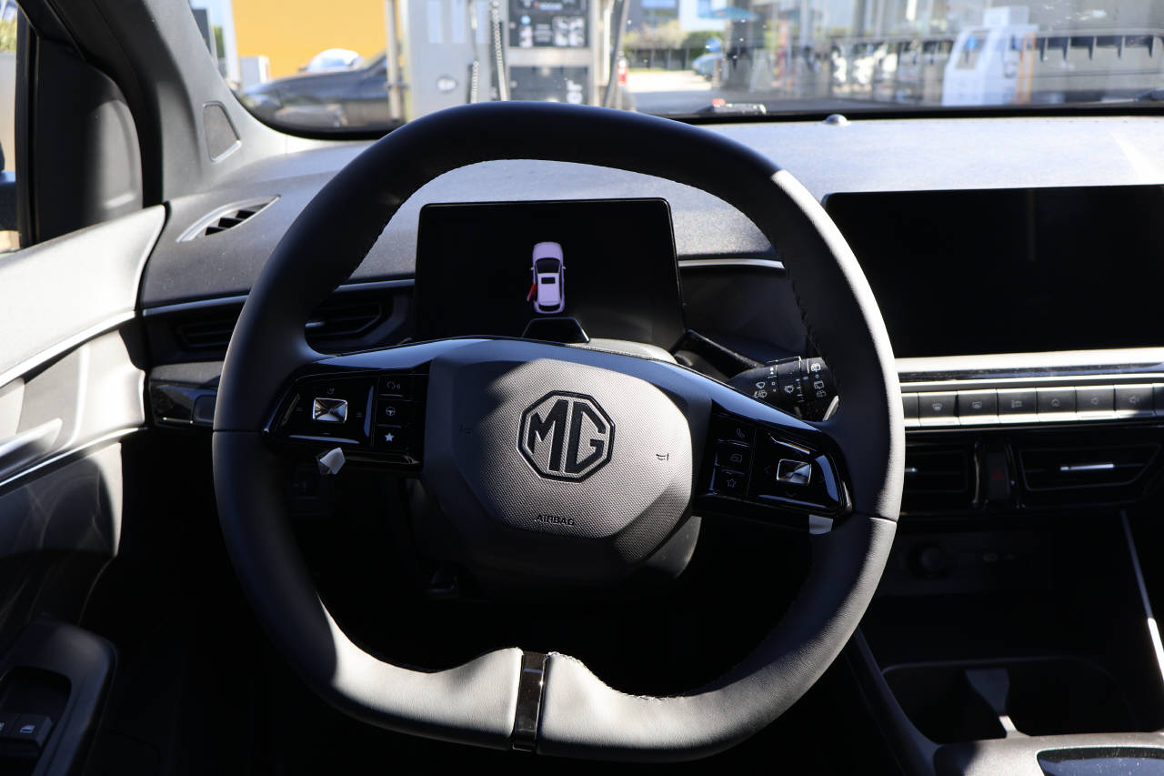 MG 3 1.5 Hybrid Luxury-image-11