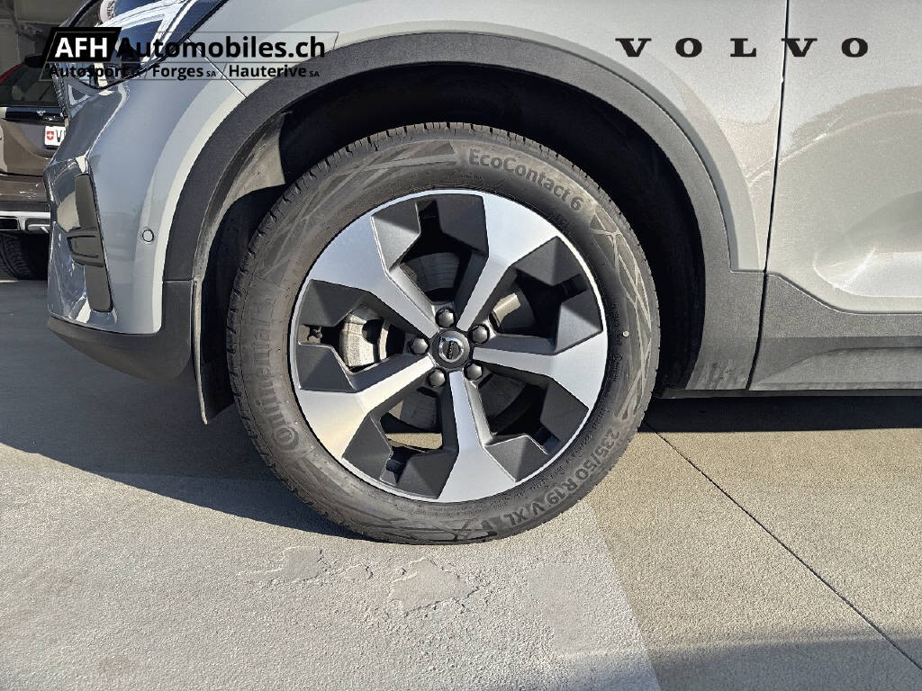 VOLVO XC40 1.5 T3 Momentum-image-16