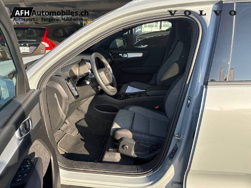 VOLVO XC40 1.5 T3 Momentum-image-10