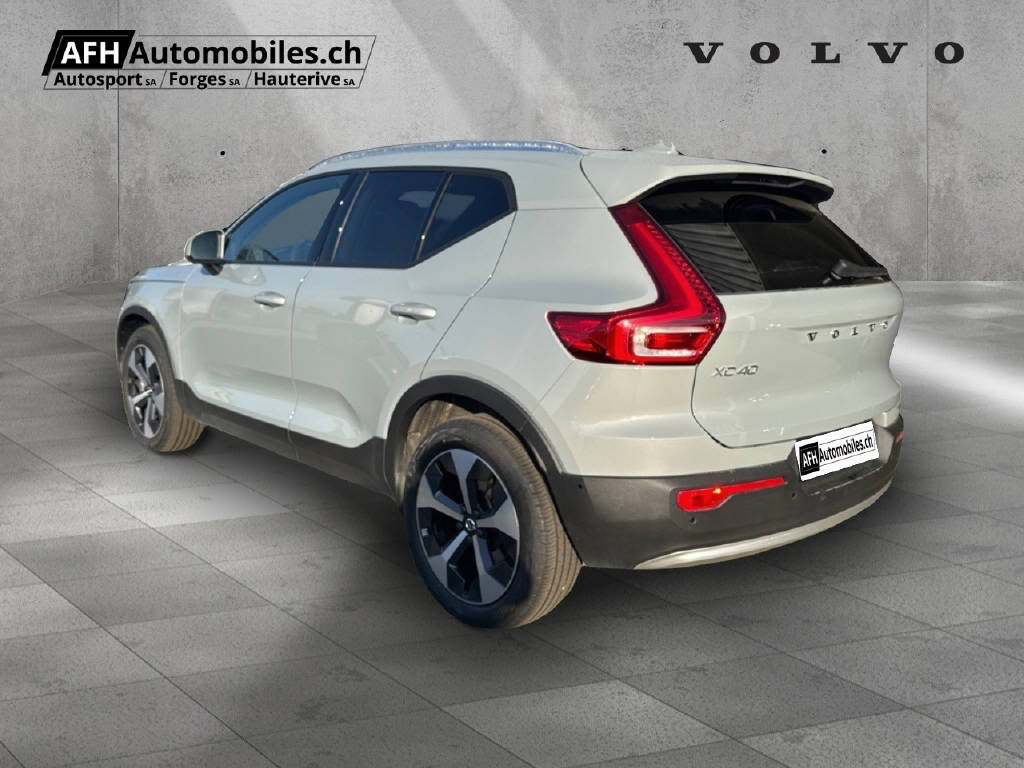 VOLVO XC40 1.5 T3 Momentum-image-2