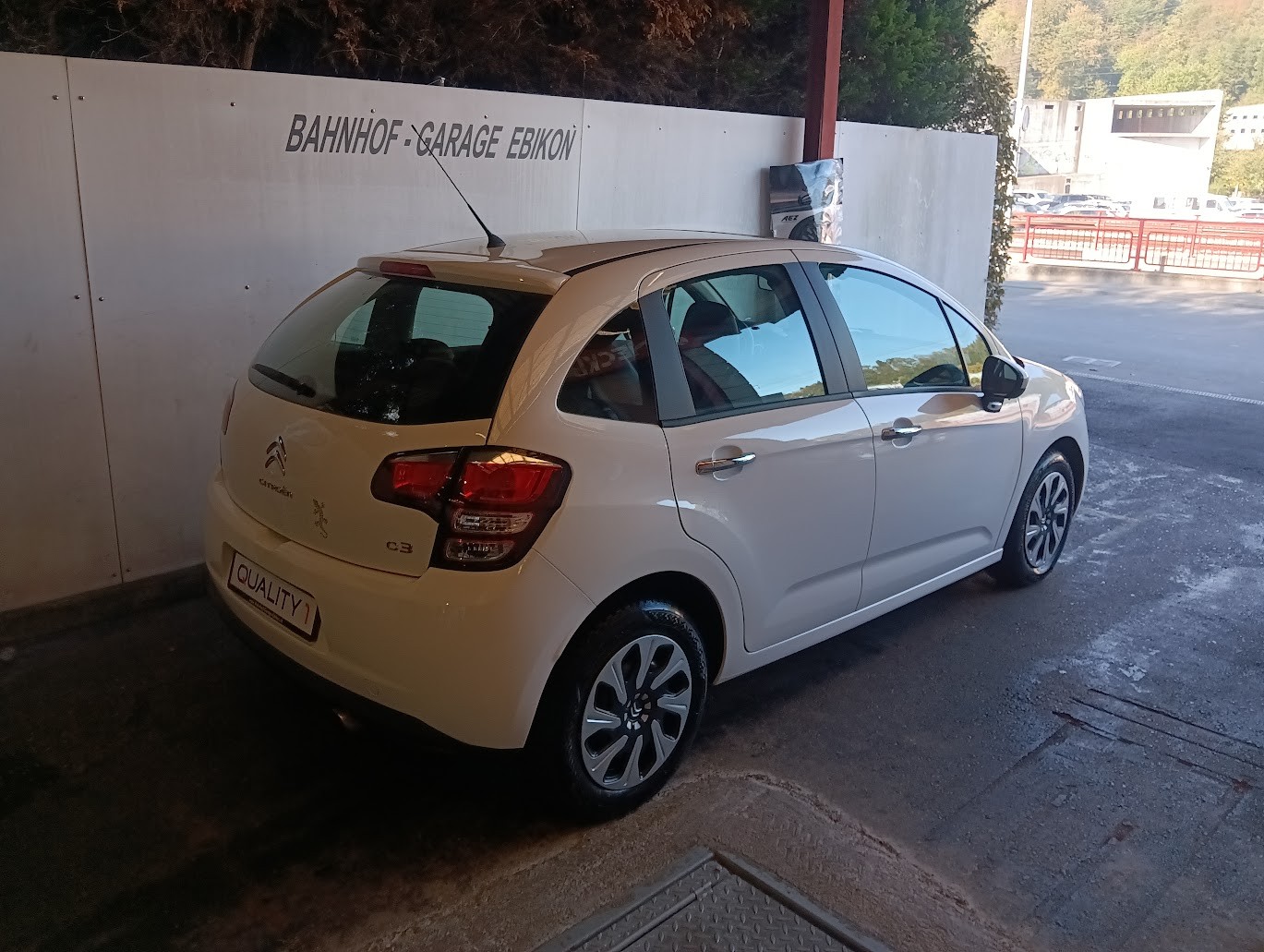 CITROEN C3 1.2i Exclusive-image-2