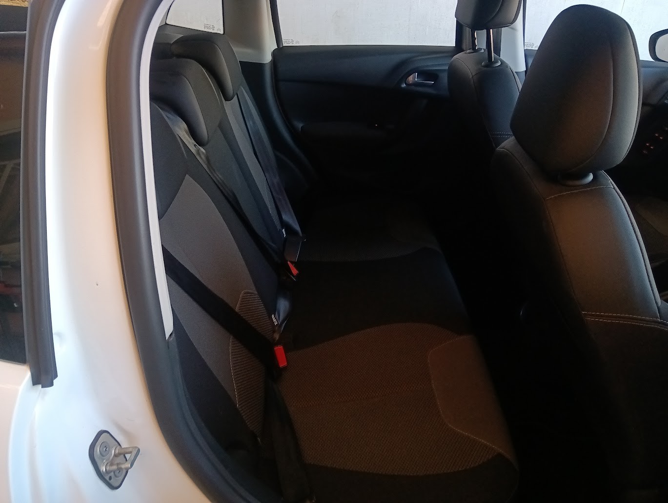 CITROEN C3 1.2i Exclusive-image-10