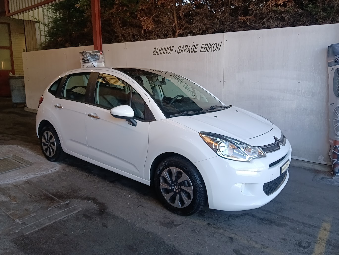 Car photo