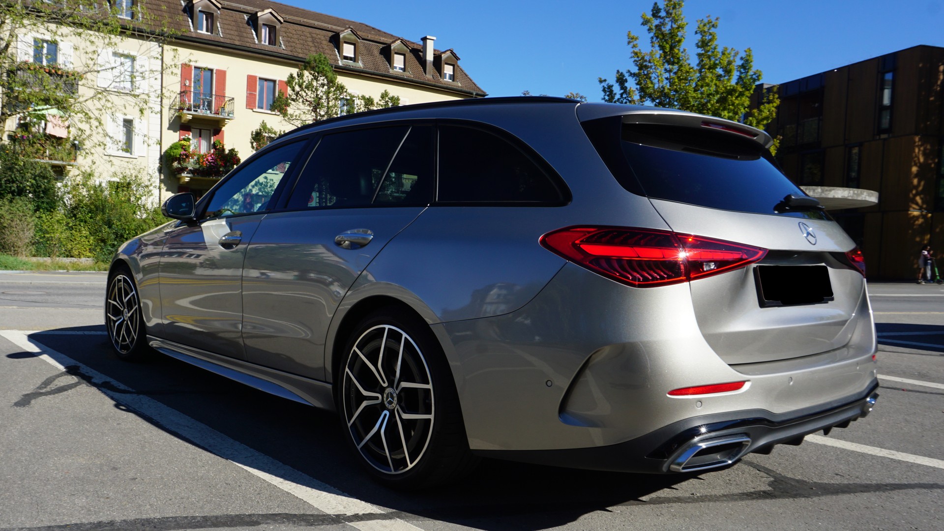 MERCEDES-BENZ C 220 d AMG Line 4matic-image-4