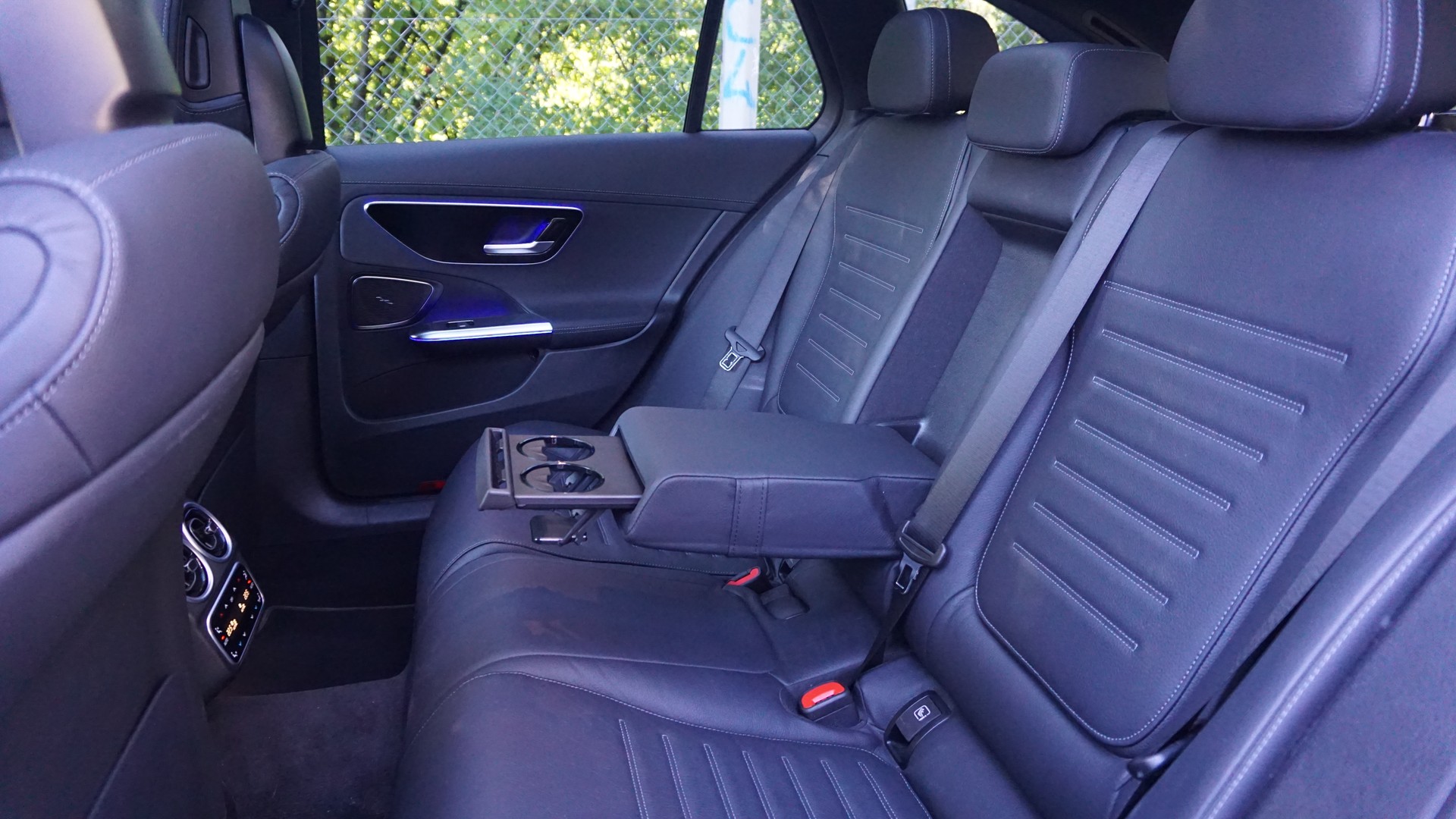 MERCEDES-BENZ C 220 d AMG Line 4matic-image-11