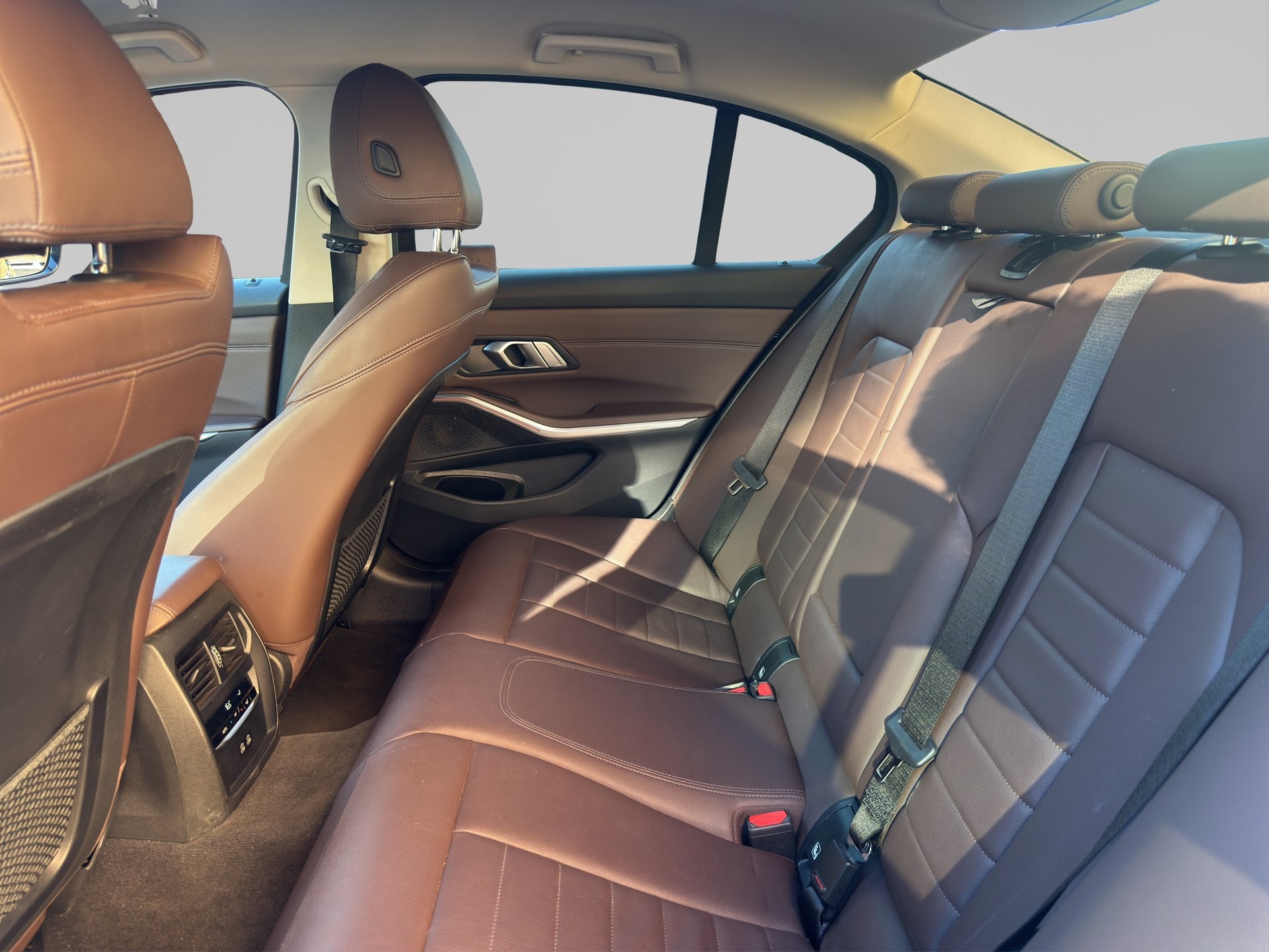 BMW 320d 48V Steptronic-image-10