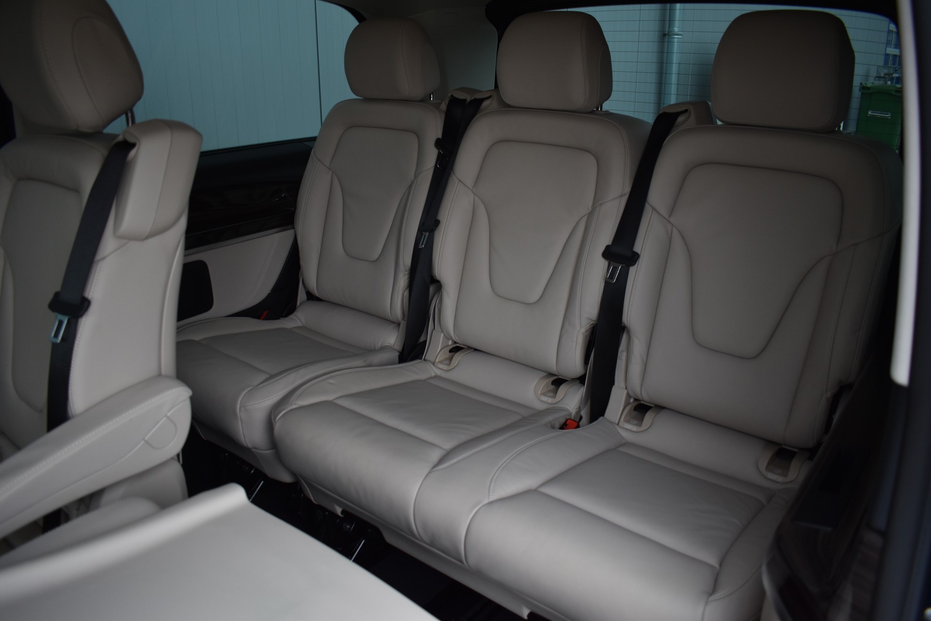 MERCEDES-BENZ V 300 d lang 4Matic Airmatic AHK-image-14