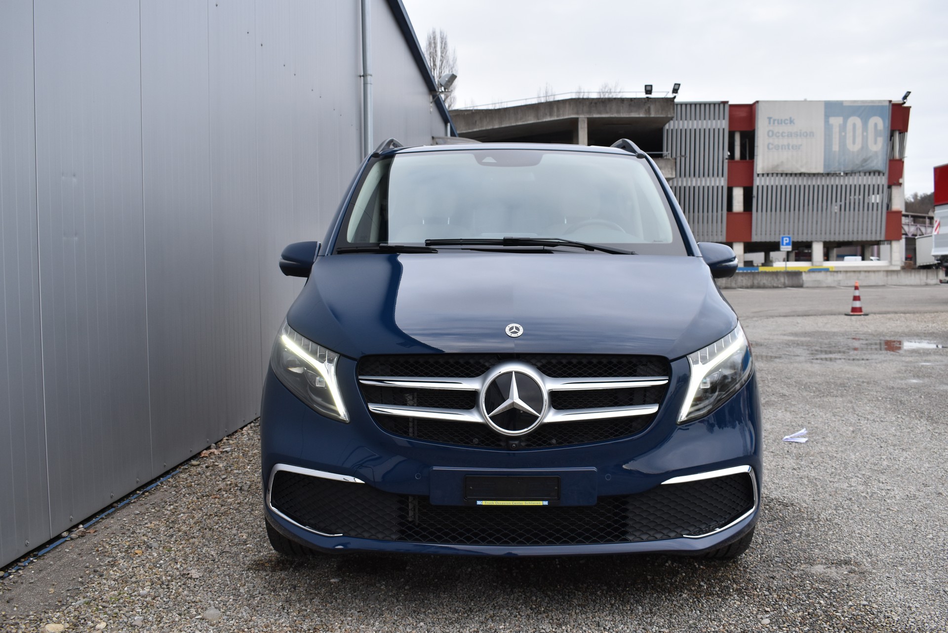 MERCEDES-BENZ V 300 d lang 4Matic Airmatic AHK-image-2