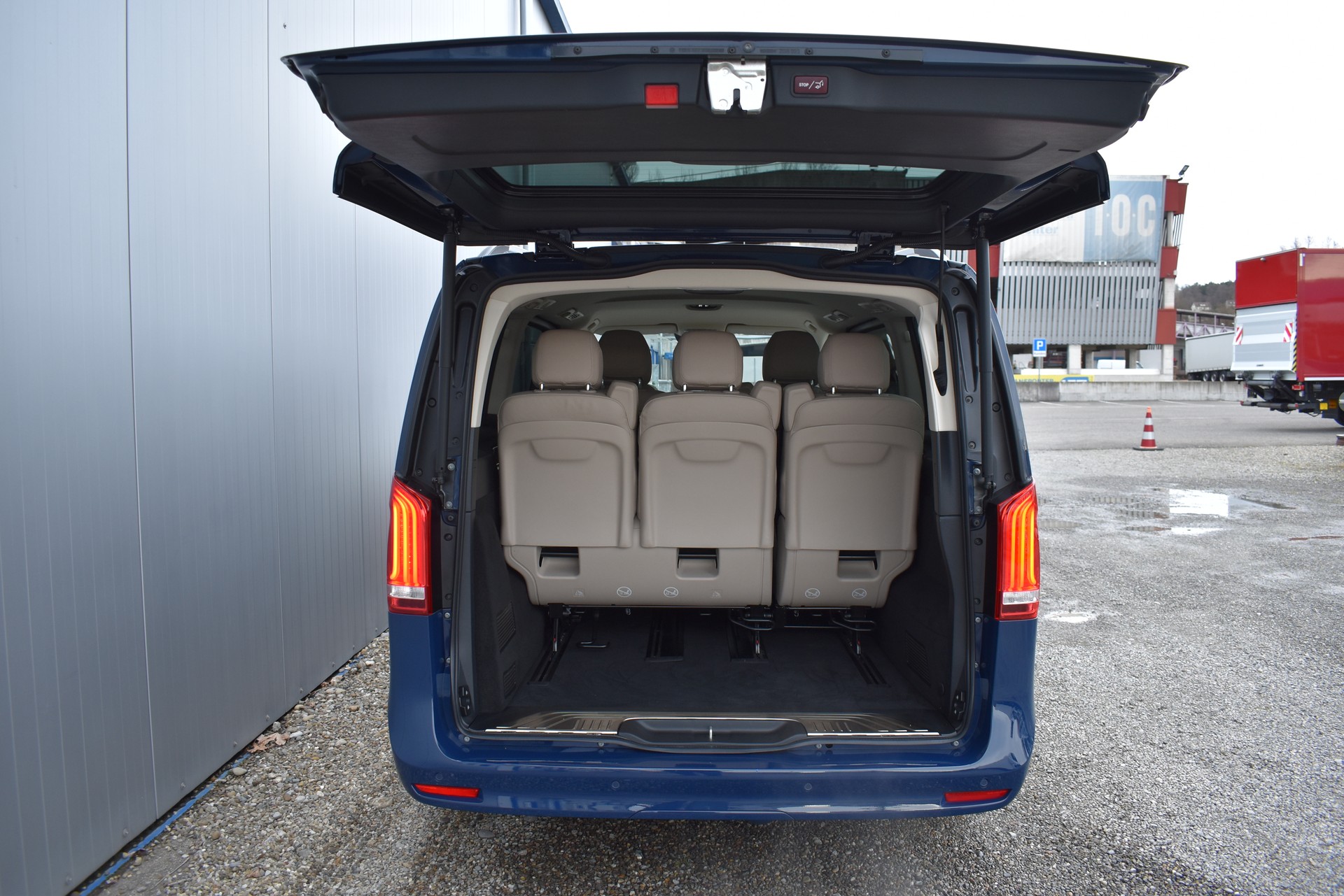 MERCEDES-BENZ V 300 d lang 4Matic Airmatic AHK-image-3