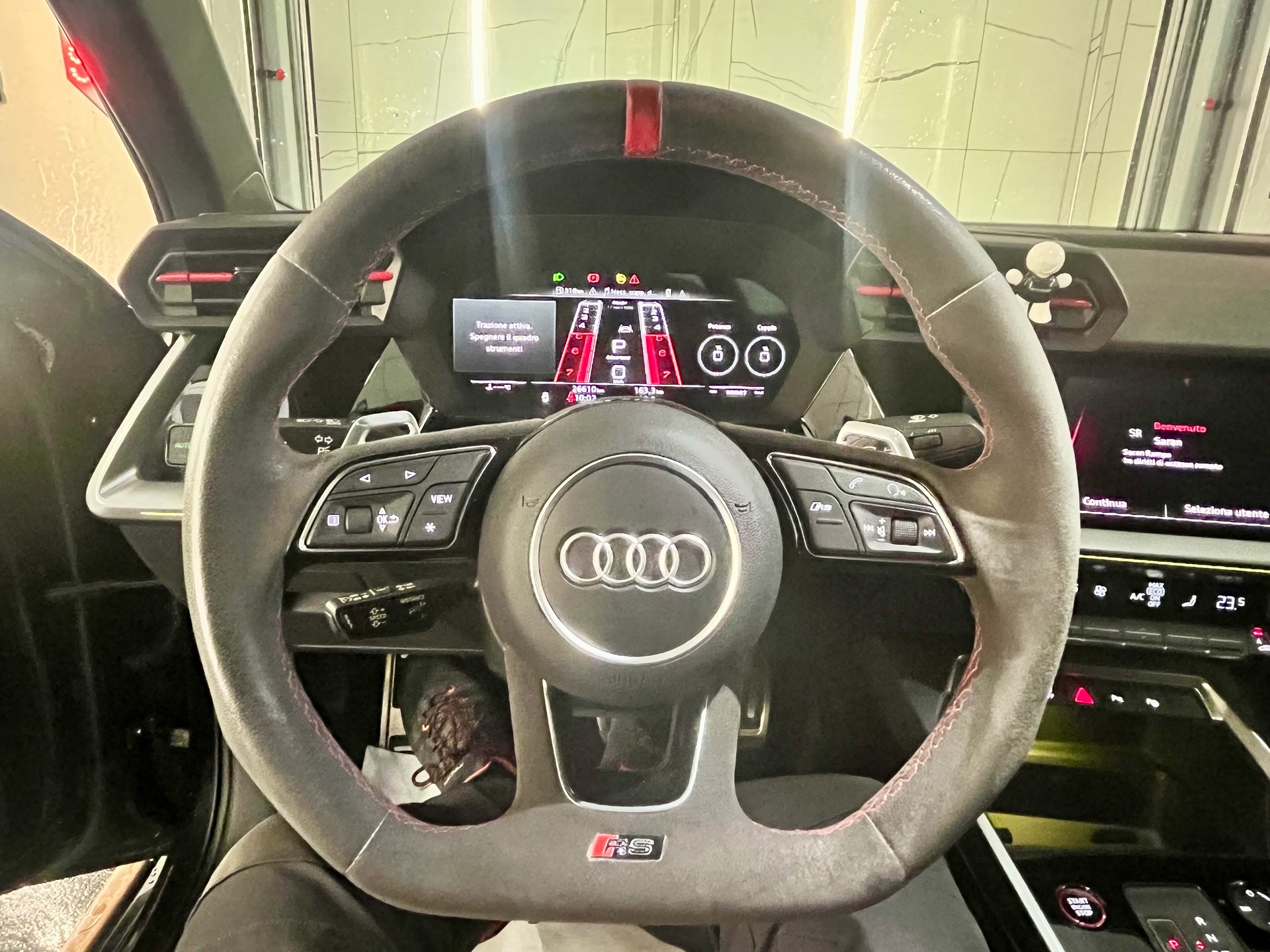 AUDI RS3 Limousine 2.5 TSI quattro S-tronic-image-9