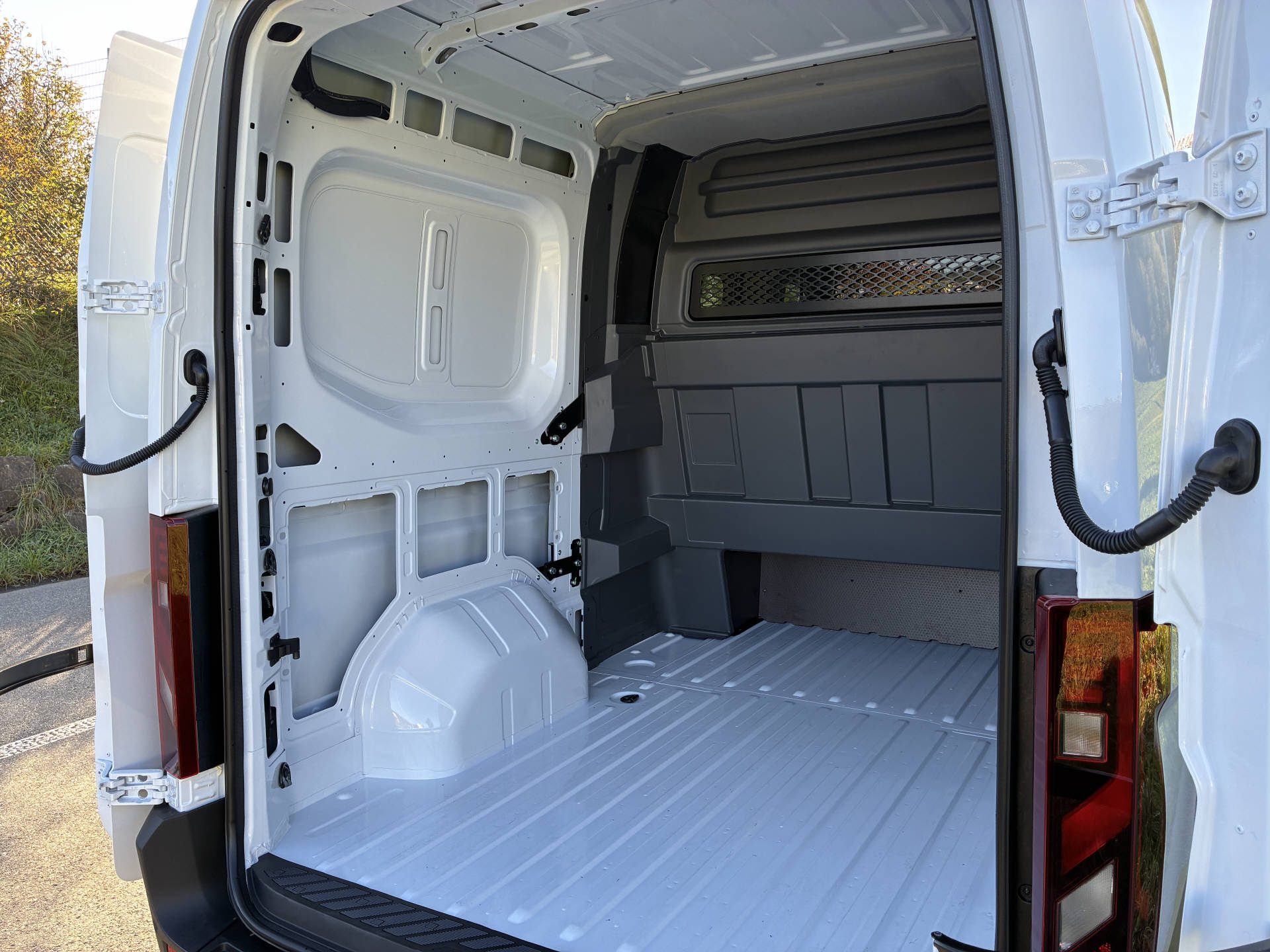 RENAULT Master Crew Kasten L2H2 170 PS-image-9