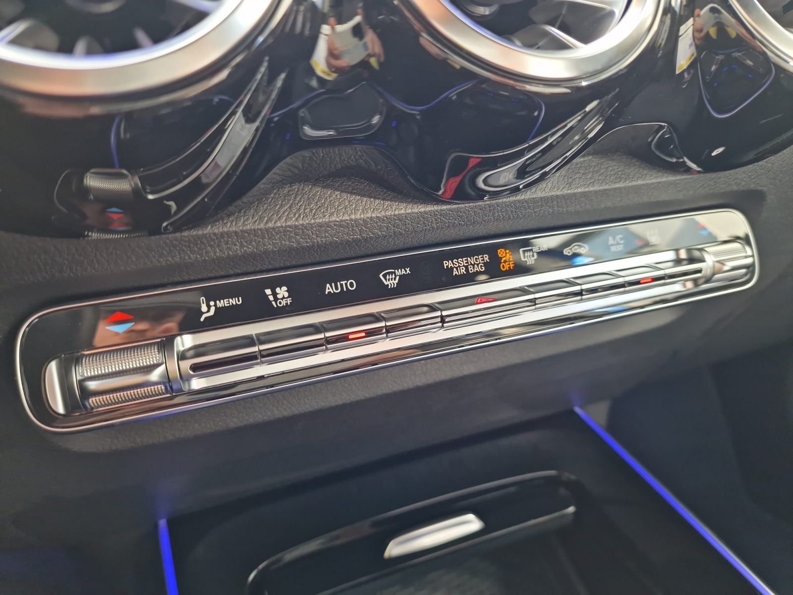 MERCEDES-BENZ GLB 220 d AMG Line 4Matic 7-Sitzer-image-19