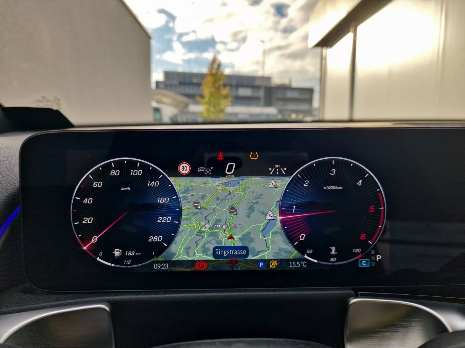 MERCEDES-BENZ GLB 220 d AMG Line 4Matic 7-Sitzer-image-15