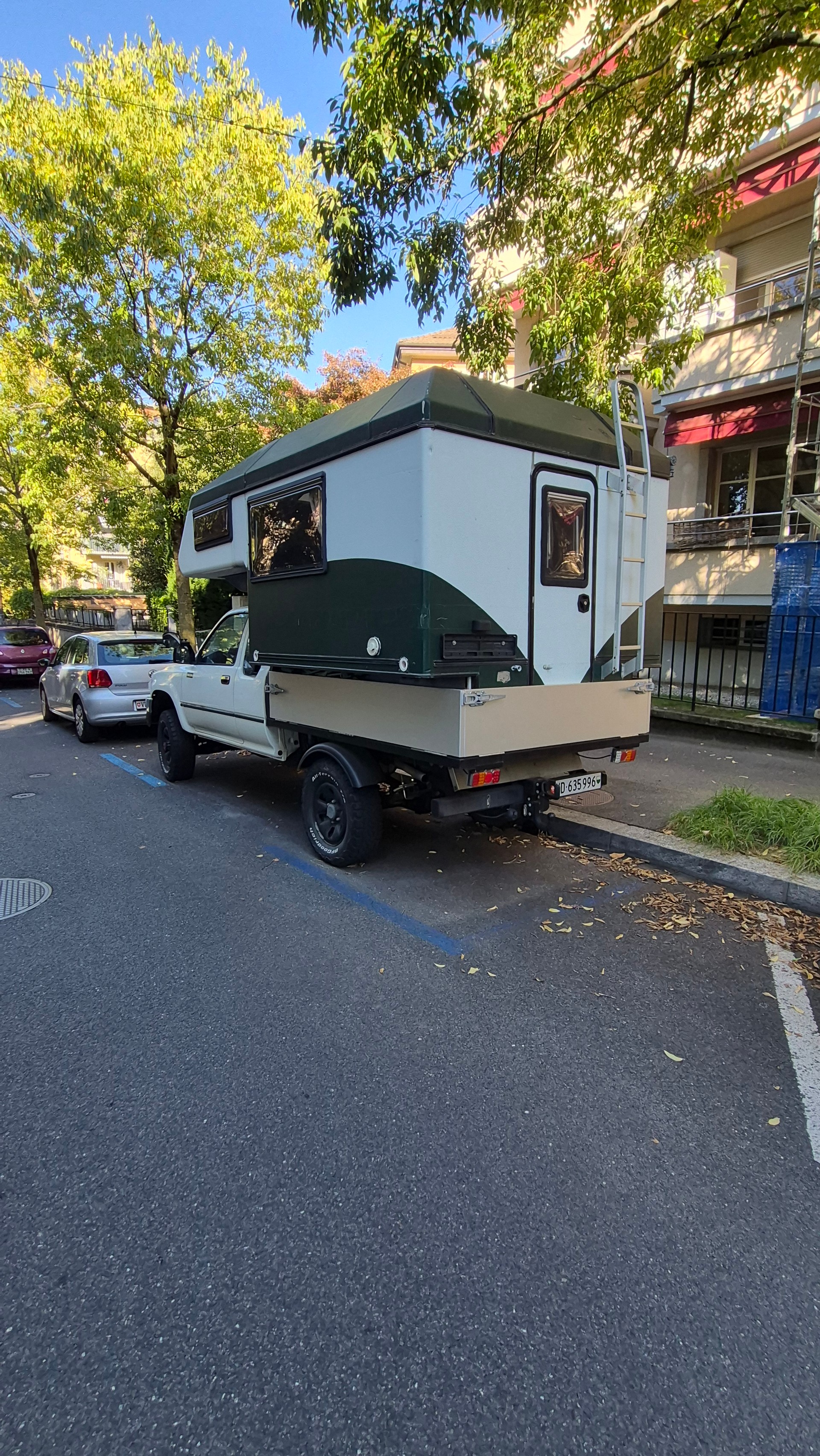 TOYOTA Hi-LUX 2.4 4x4-image-2